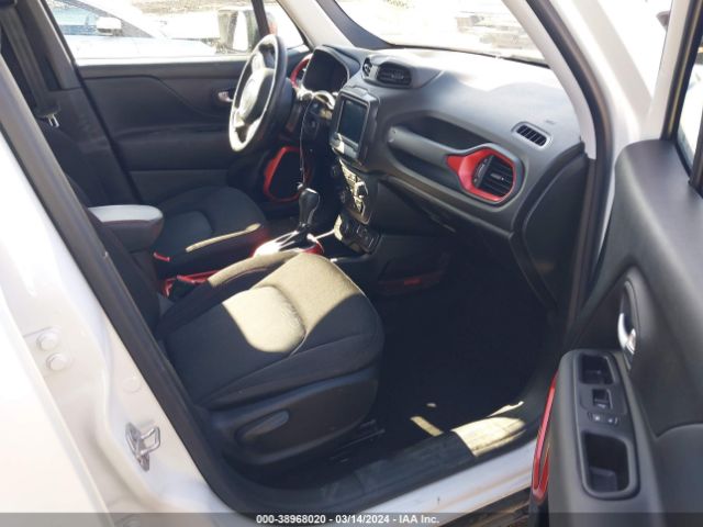 Photo 4 VIN: ZACNJBC13KPK27535 - JEEP RENEGADE 