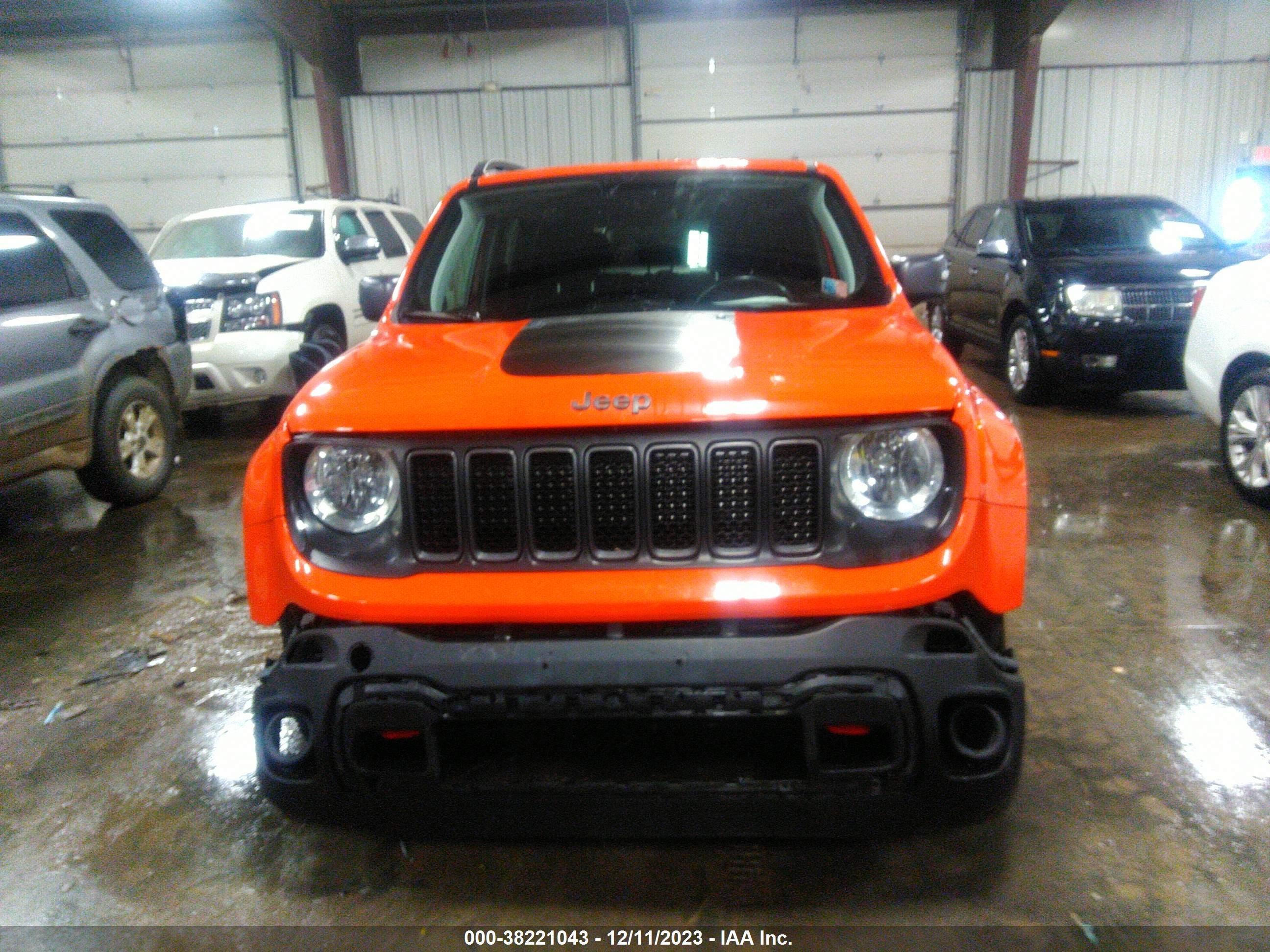 Photo 12 VIN: ZACNJBC18KPJ94905 - JEEP RENEGADE 