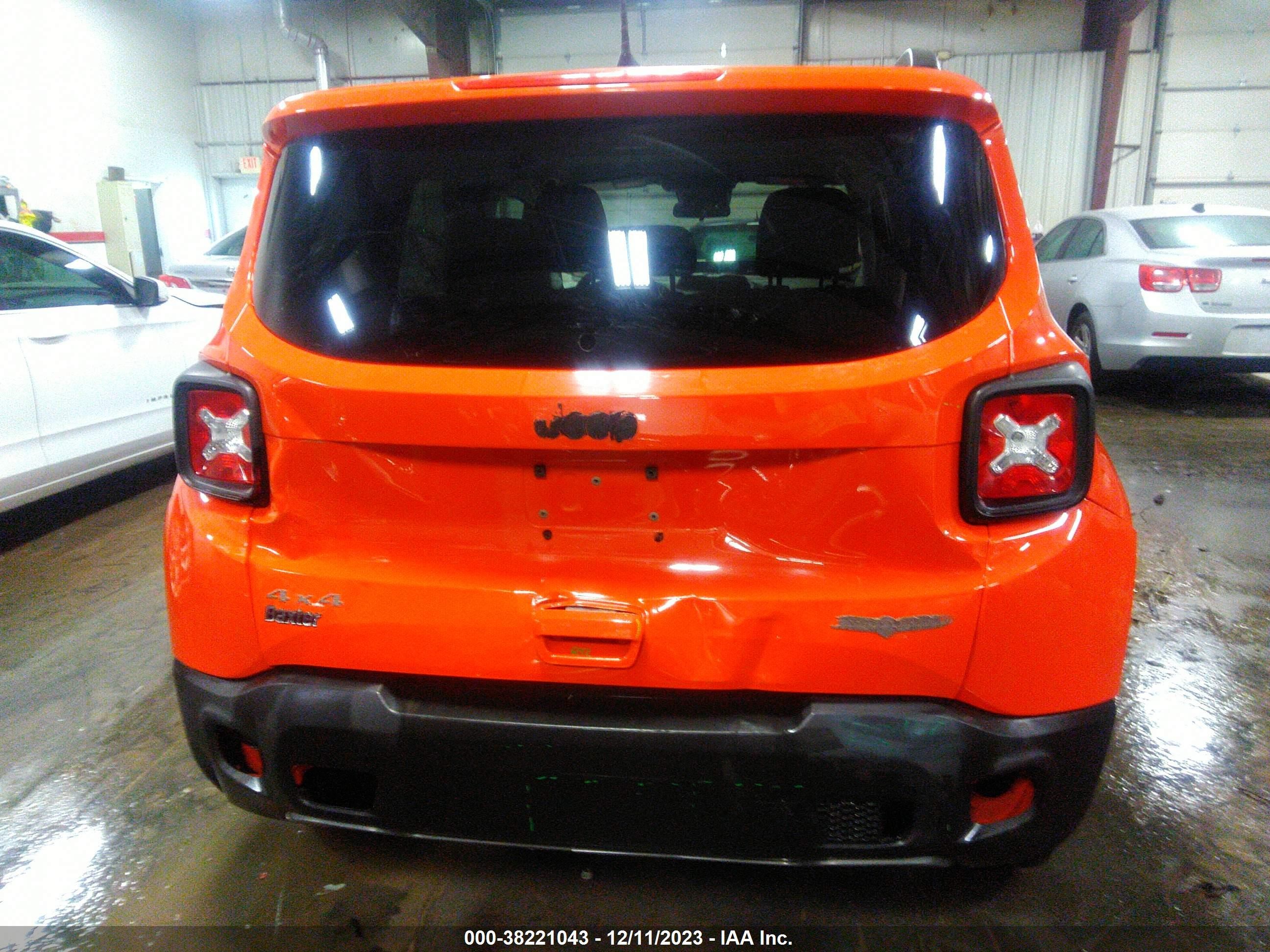 Photo 16 VIN: ZACNJBC18KPJ94905 - JEEP RENEGADE 