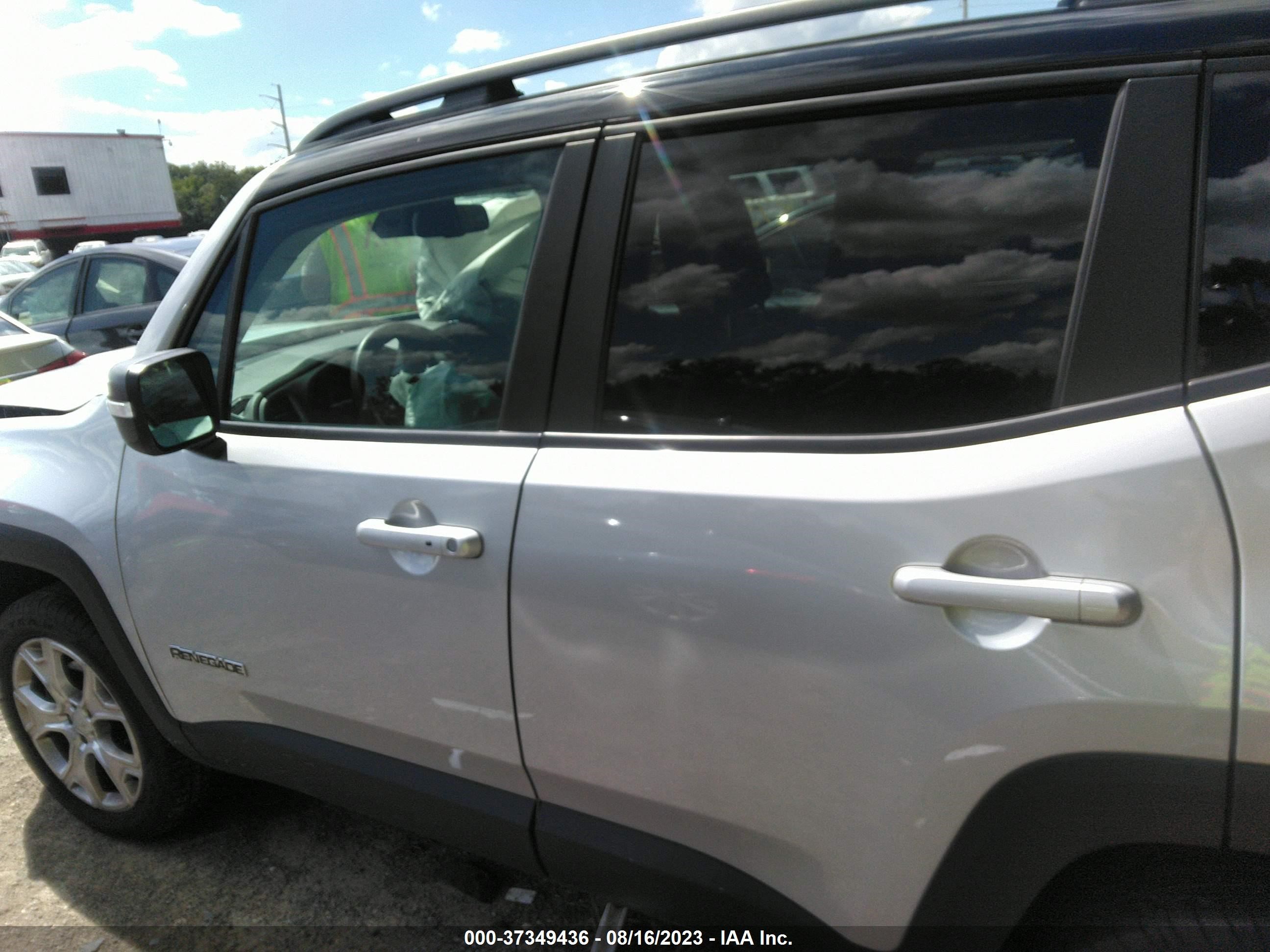 Photo 13 VIN: ZACNJBD16LPL98392 - JEEP RENEGADE 