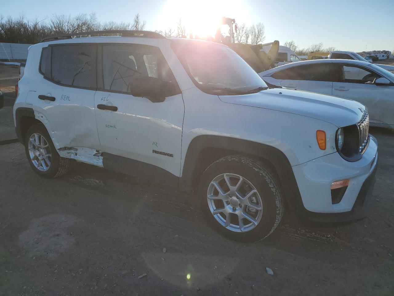 Photo 3 VIN: ZACNJCAB6MPM93751 - JEEP RENEGADE 