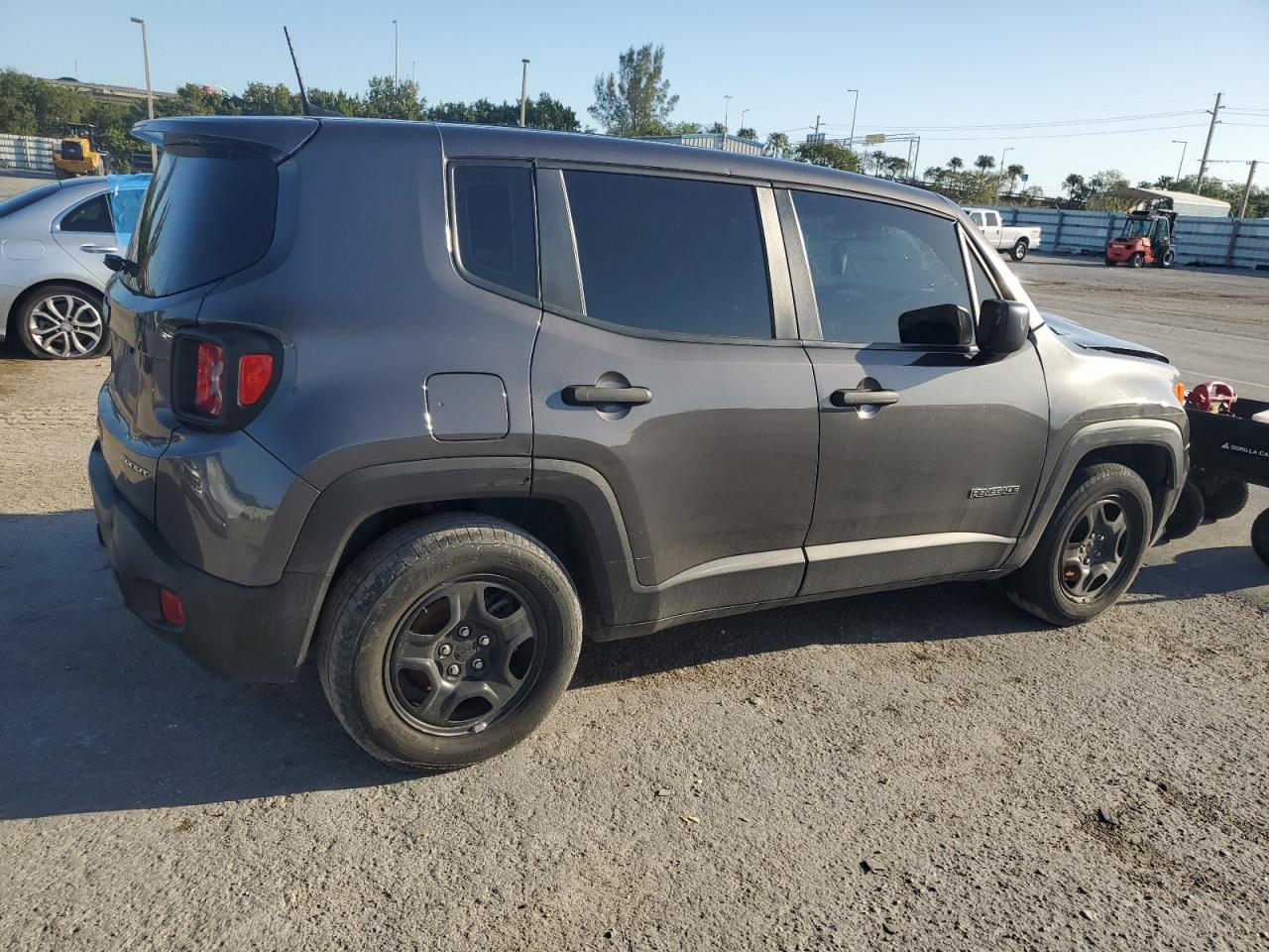 Photo 2 VIN: ZACNJCAB7MPM15897 - JEEP RENEGADE 