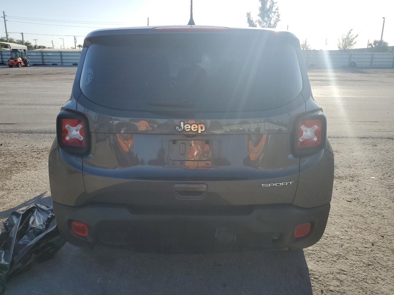 Photo 5 VIN: ZACNJCAB7MPM15897 - JEEP RENEGADE 