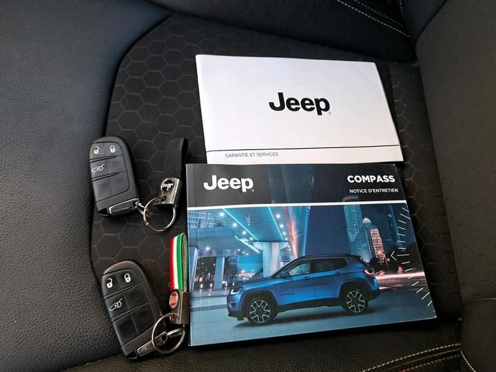 Photo 12 VIN: ZACNJCB10LPR18224 - 31 JEEP COMPASS 