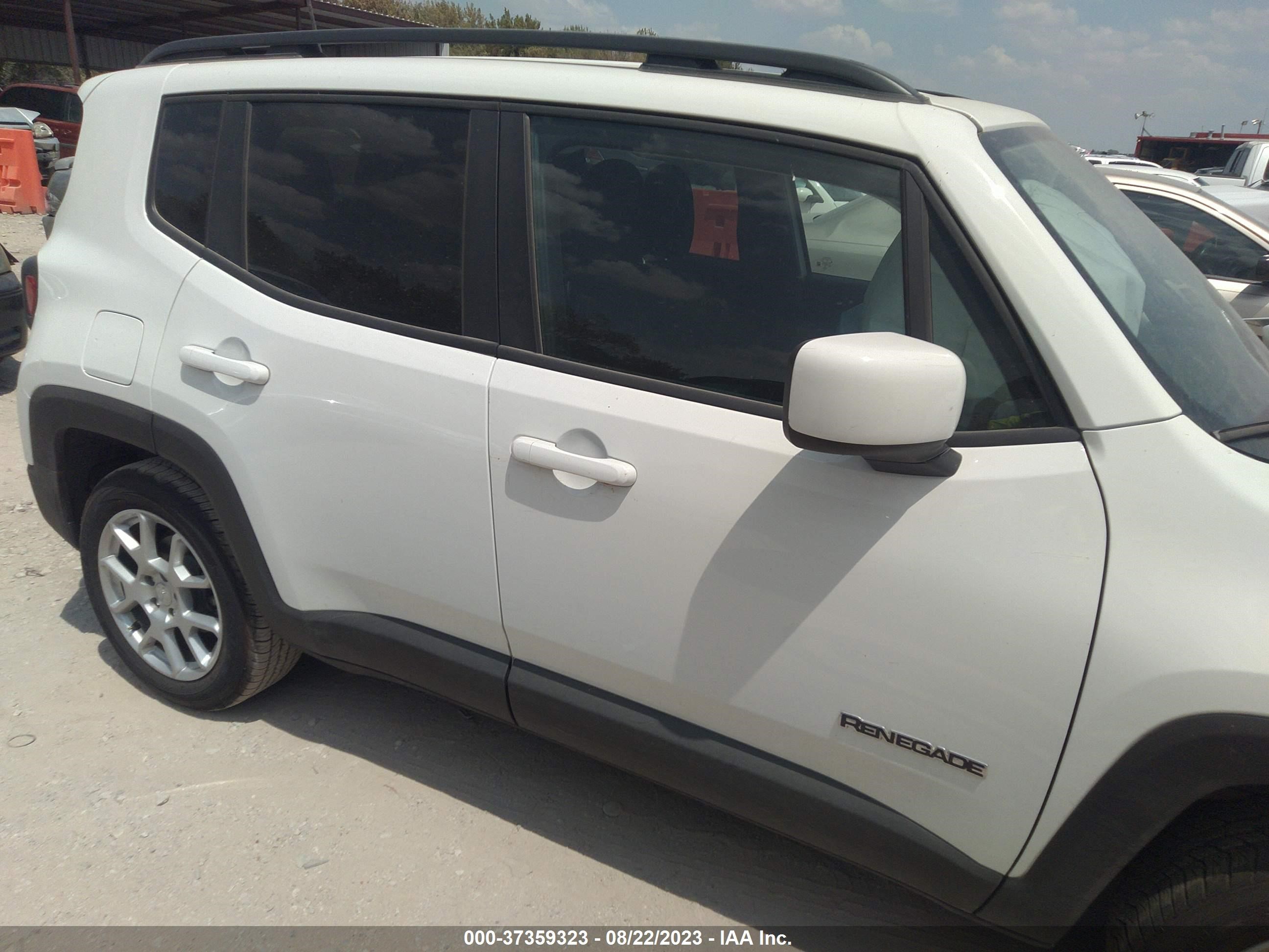 Photo 13 VIN: ZACNJCBB5MPN28049 - JEEP RENEGADE 