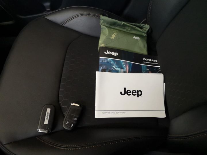 Photo 25 VIN: ZACNJCC11LPR17775 - JEEP COMPASS 