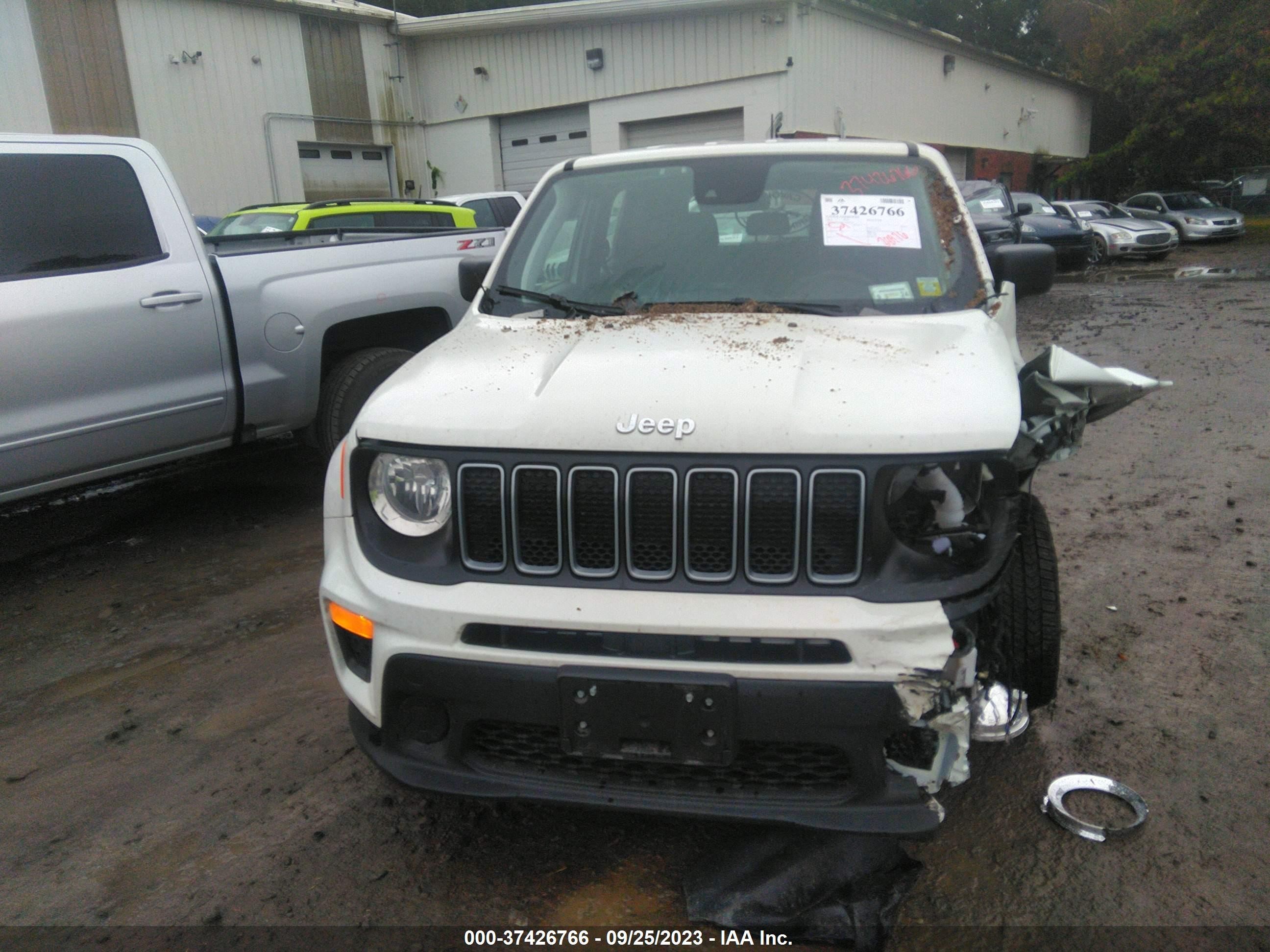 Photo 11 VIN: ZACNJDA10NPN78146 - JEEP RENEGADE 