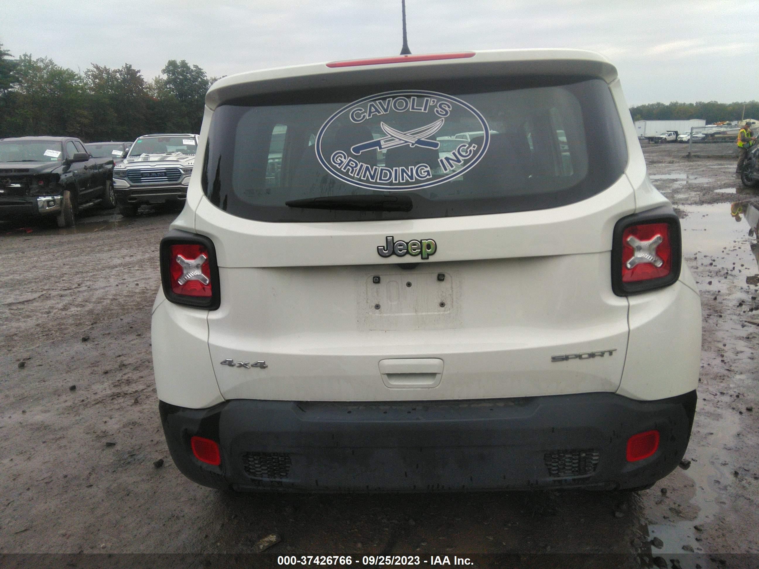 Photo 15 VIN: ZACNJDA10NPN78146 - JEEP RENEGADE 