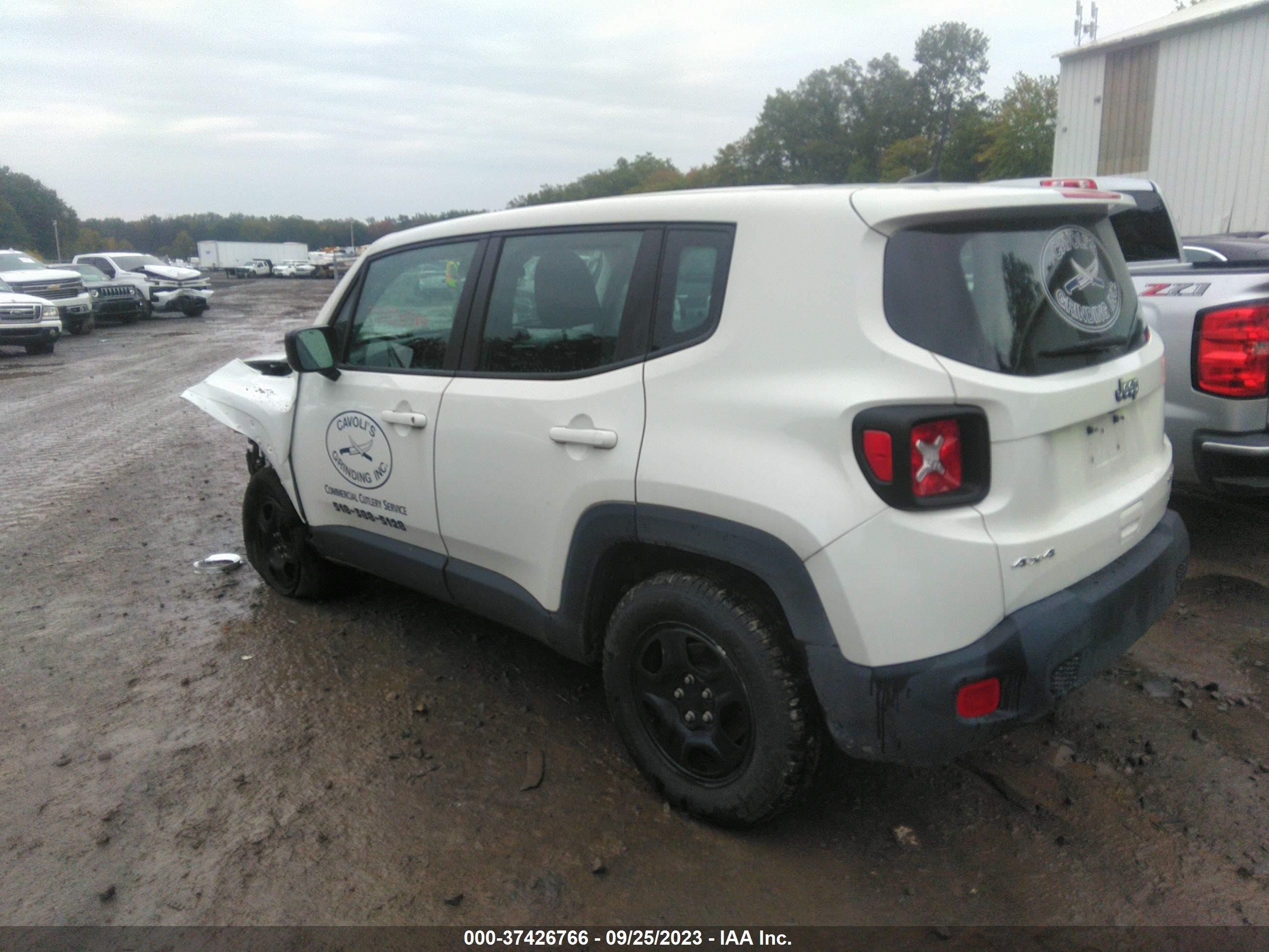 Photo 2 VIN: ZACNJDA10NPN78146 - JEEP RENEGADE 