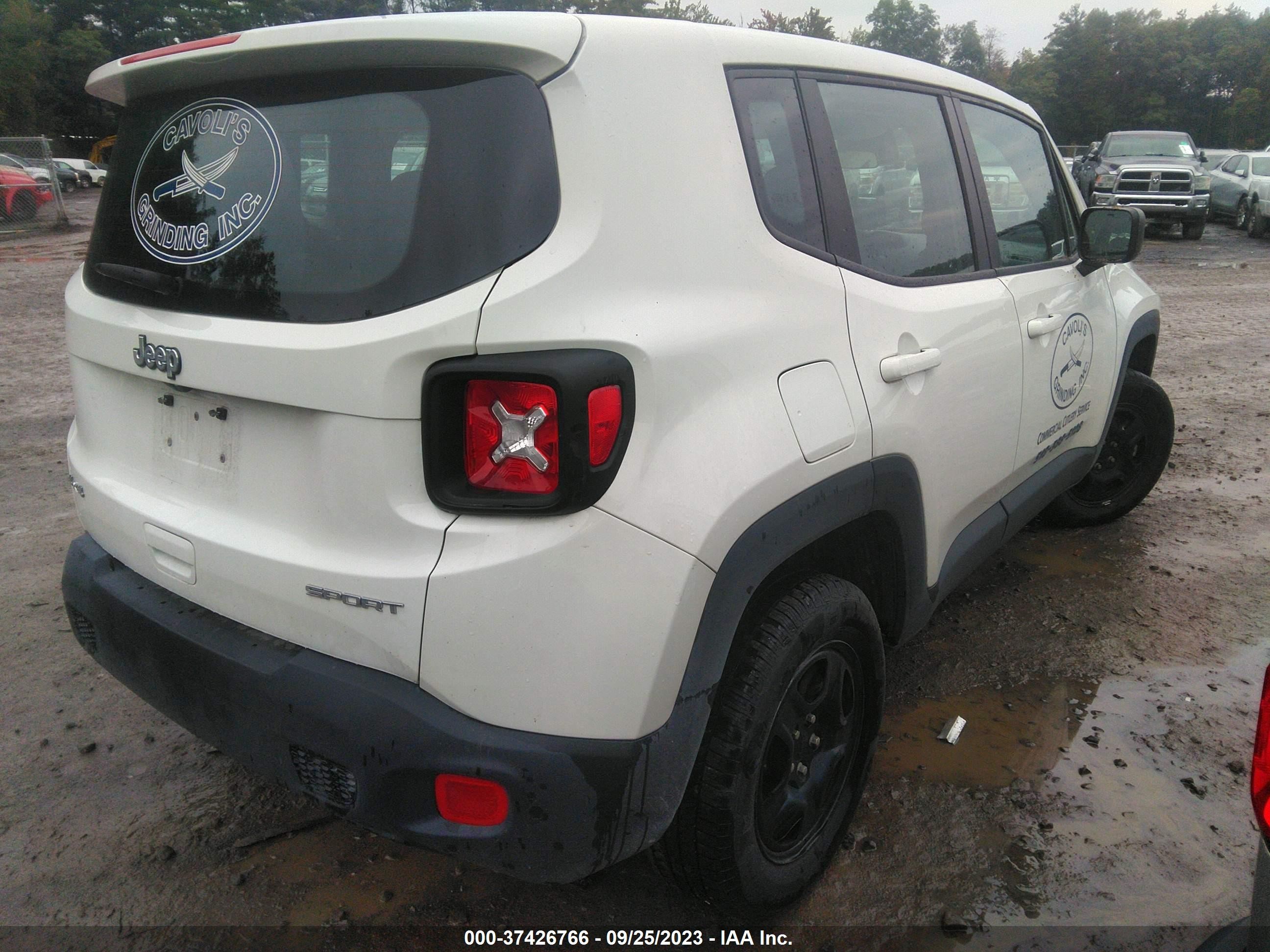 Photo 3 VIN: ZACNJDA10NPN78146 - JEEP RENEGADE 