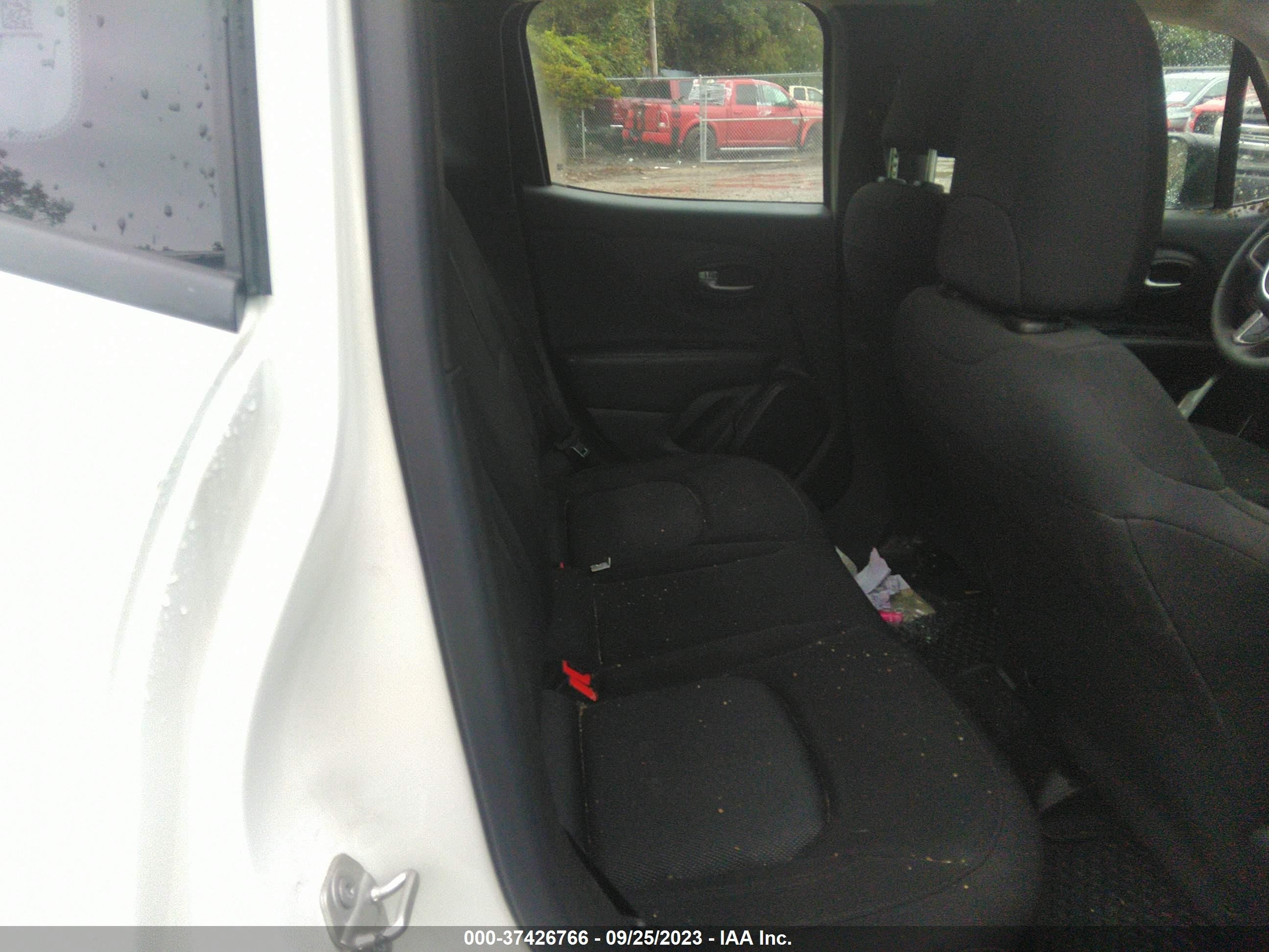 Photo 7 VIN: ZACNJDA10NPN78146 - JEEP RENEGADE 