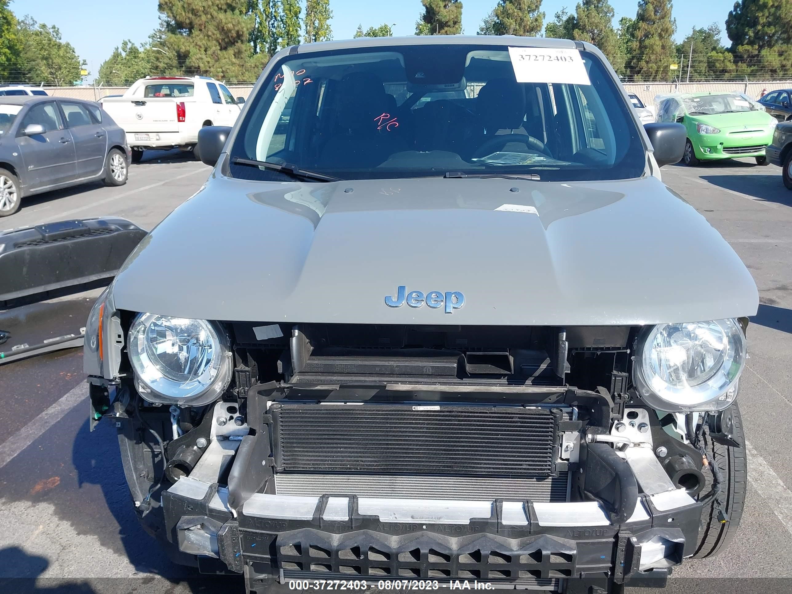 Photo 12 VIN: ZACNJDA11NPN60688 - JEEP RENEGADE 