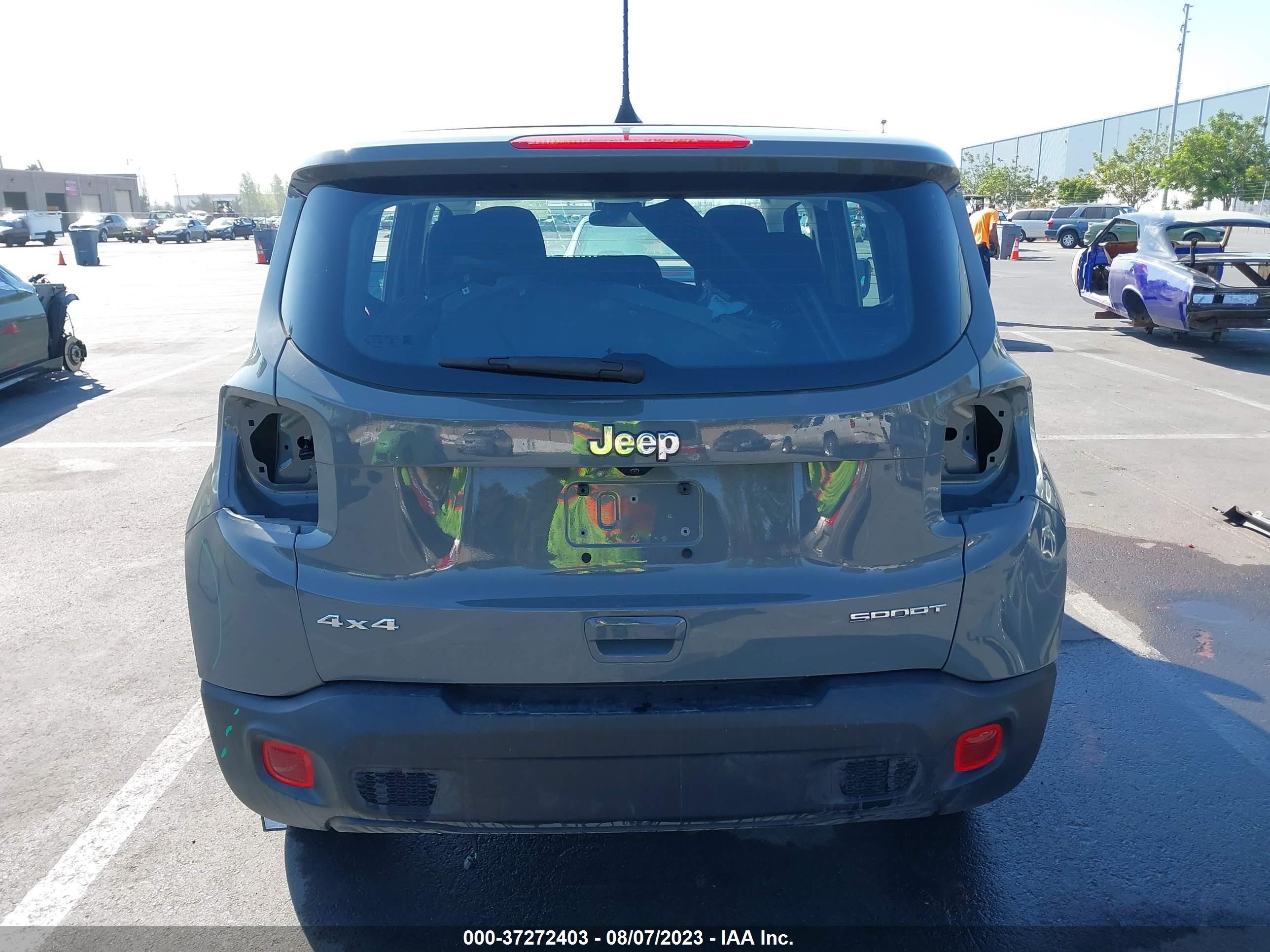 Photo 16 VIN: ZACNJDA11NPN60688 - JEEP RENEGADE 