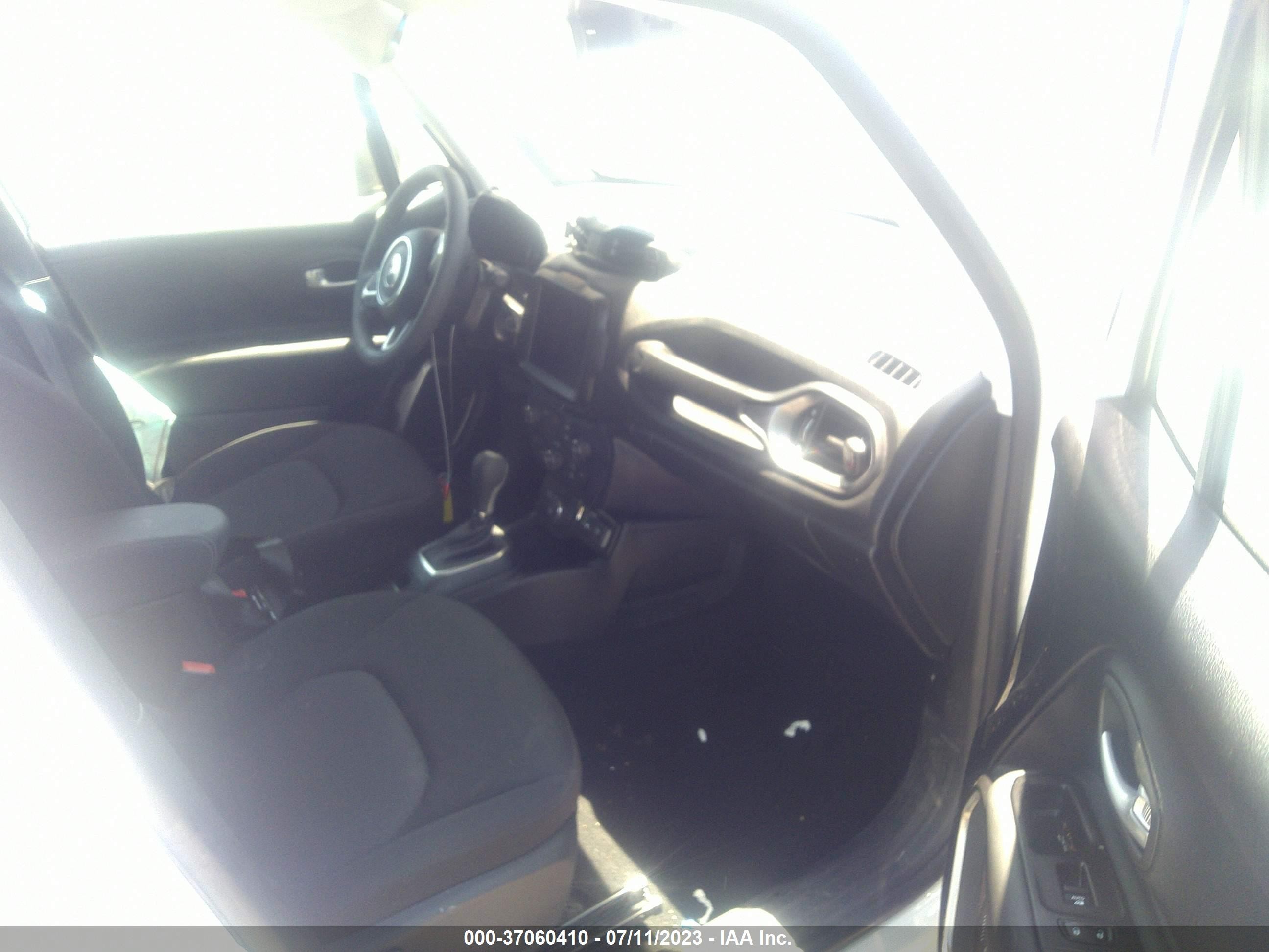 Photo 4 VIN: ZACNJDB11PPP12857 - JEEP RENEGADE 