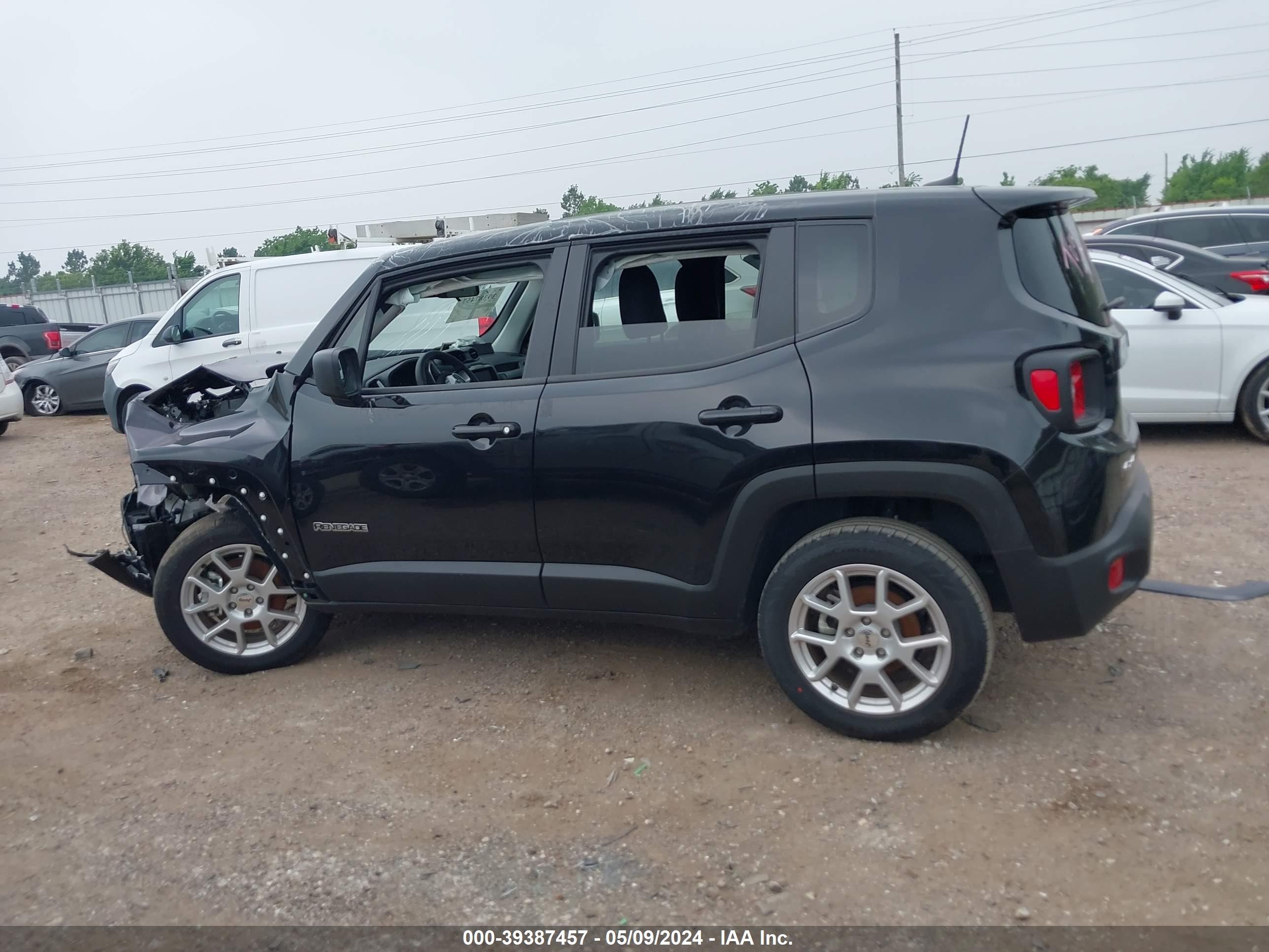 Photo 12 VIN: ZACNJDB11PPP67180 - JEEP RENEGADE 