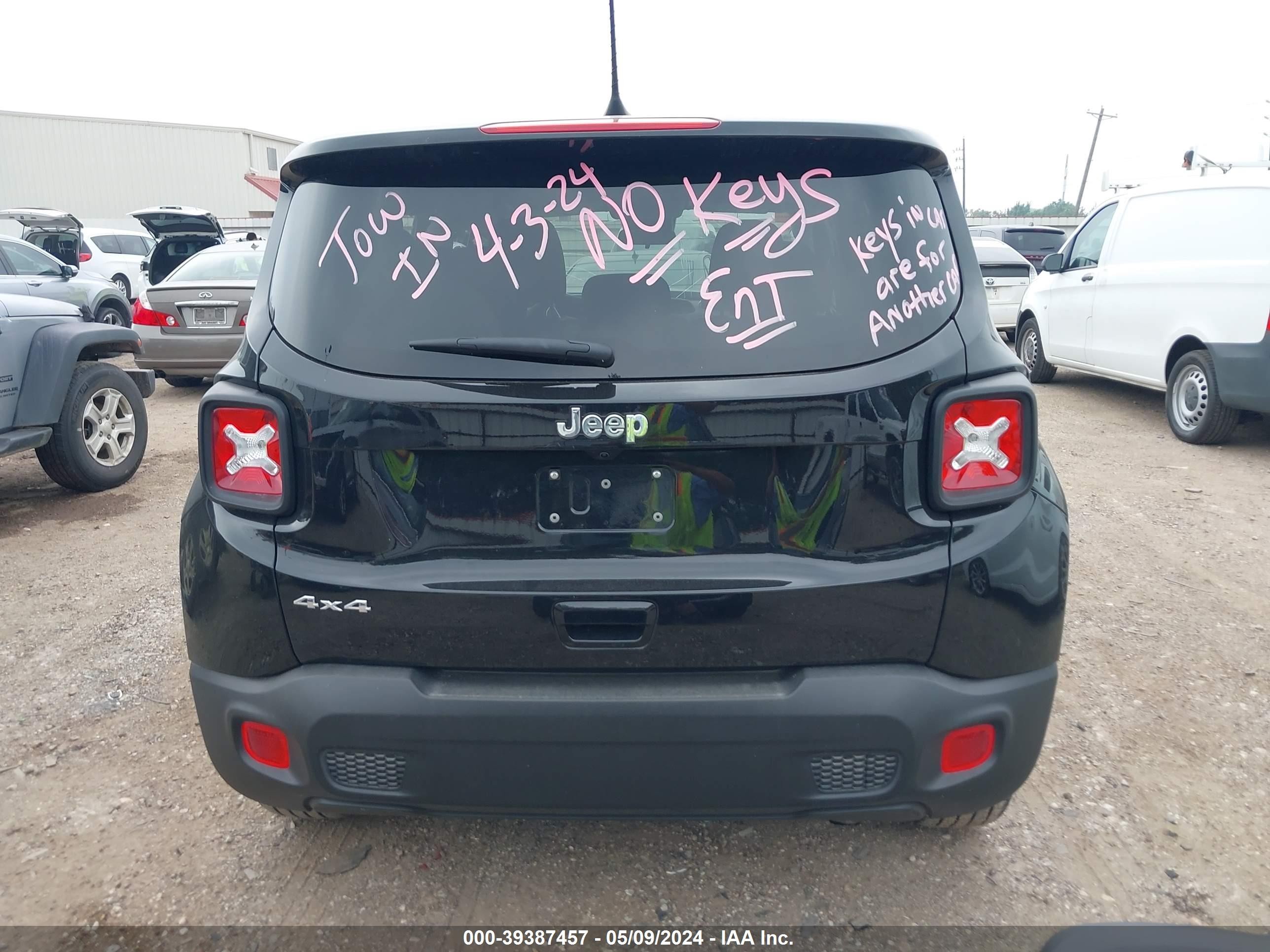 Photo 14 VIN: ZACNJDB11PPP67180 - JEEP RENEGADE 