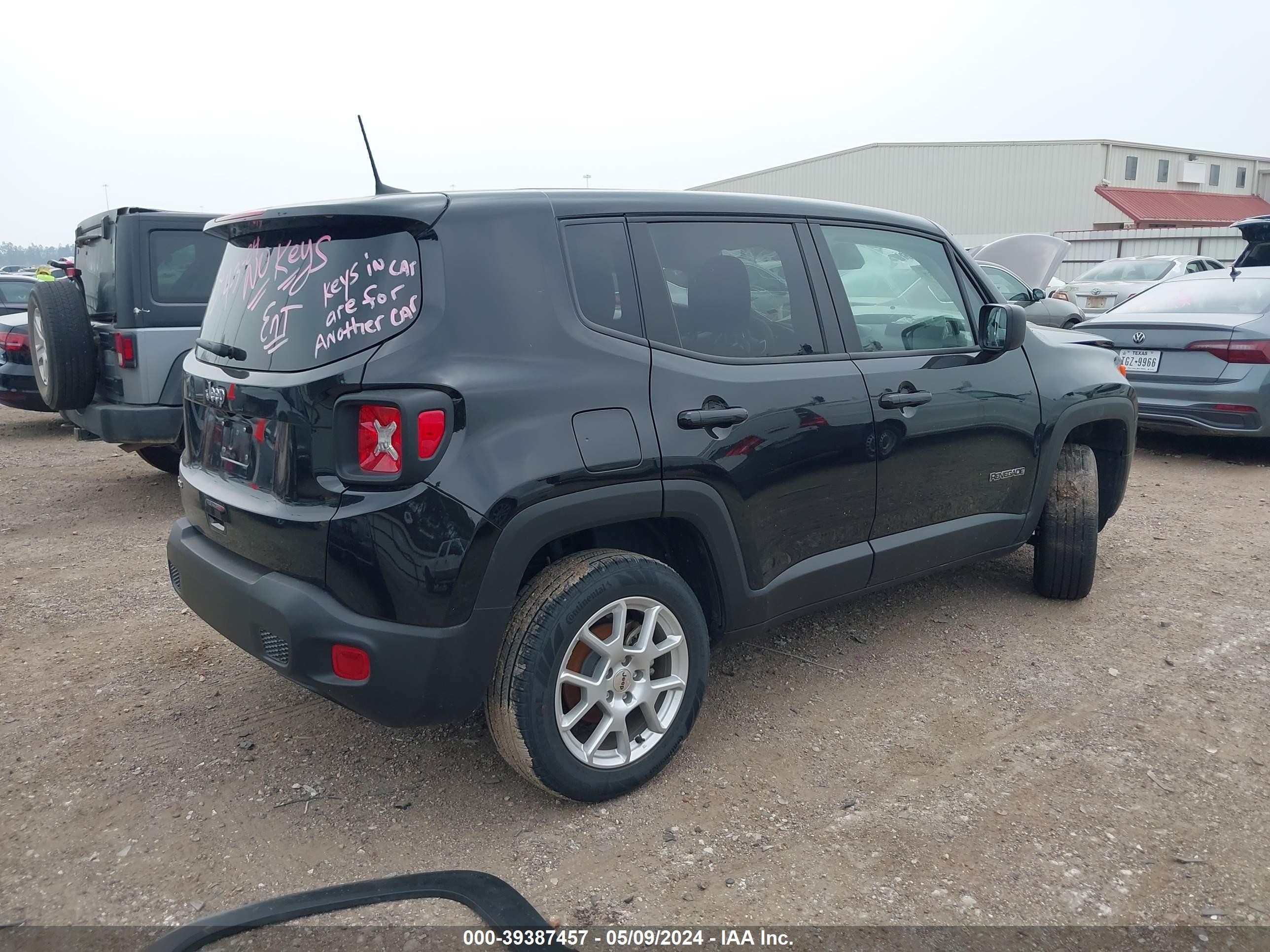 Photo 3 VIN: ZACNJDB11PPP67180 - JEEP RENEGADE 