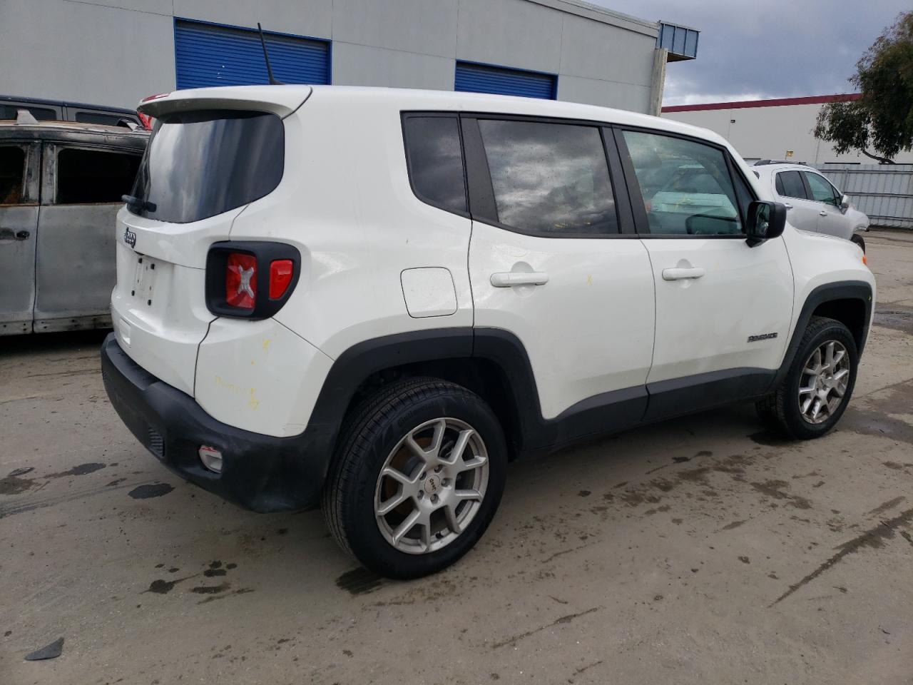 Photo 2 VIN: ZACNJDB13PPP26548 - JEEP RENEGADE 