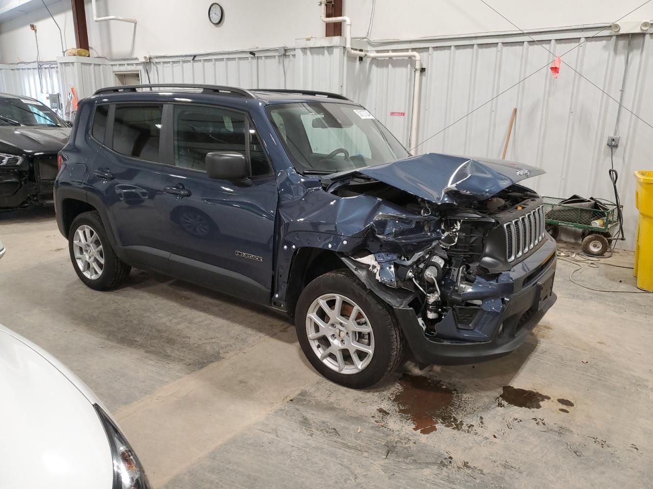 Photo 3 VIN: ZACNJDB19NPN45127 - JEEP RENEGADE 