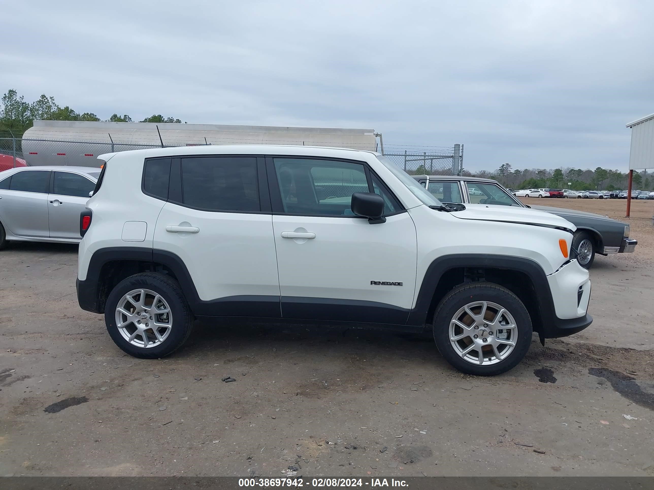 Photo 12 VIN: ZACNJDB1XPPP66819 - JEEP RENEGADE 