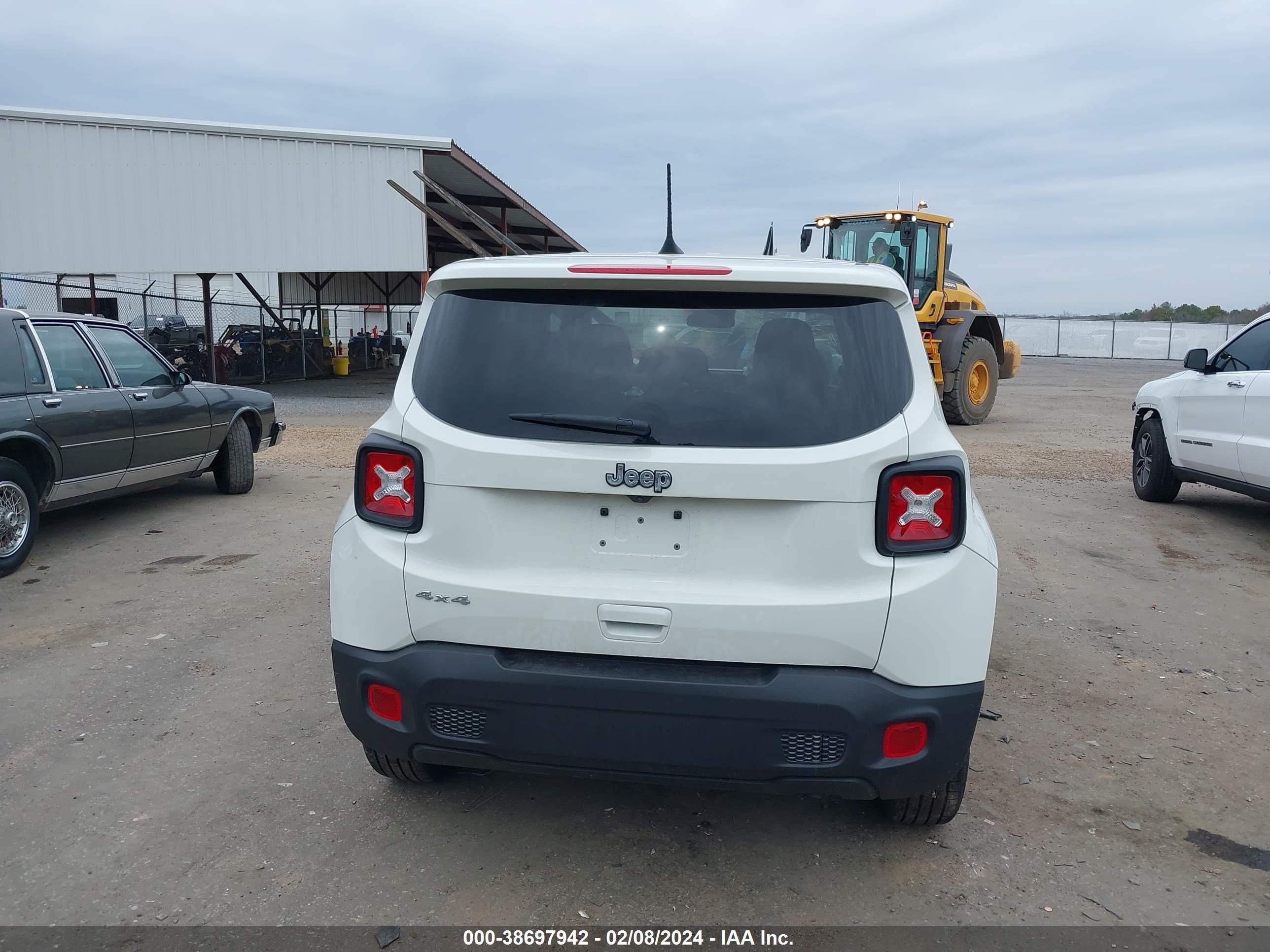 Photo 15 VIN: ZACNJDB1XPPP66819 - JEEP RENEGADE 