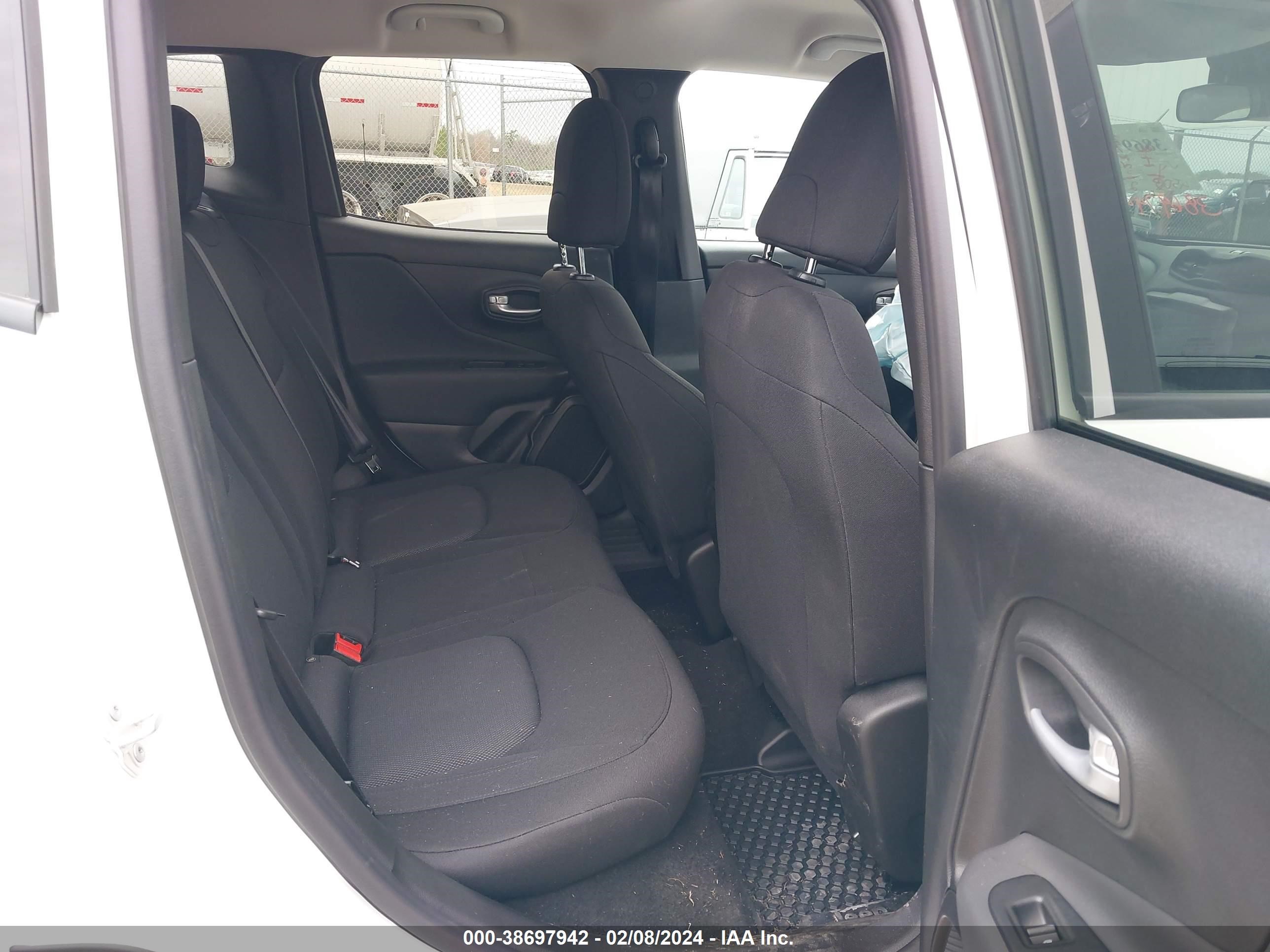 Photo 7 VIN: ZACNJDB1XPPP66819 - JEEP RENEGADE 