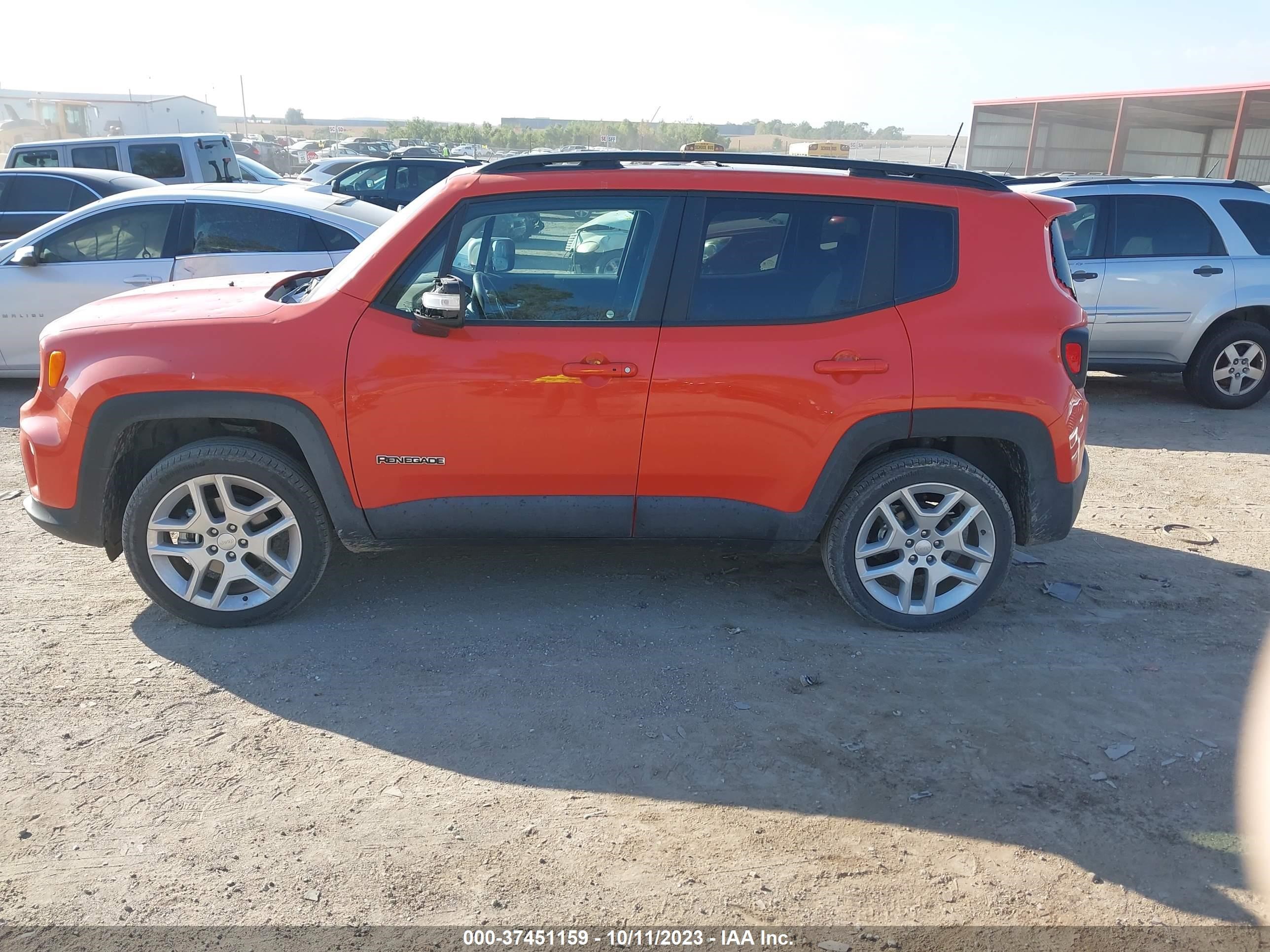 Photo 13 VIN: ZACNJDBB9MPM95823 - JEEP RENEGADE 