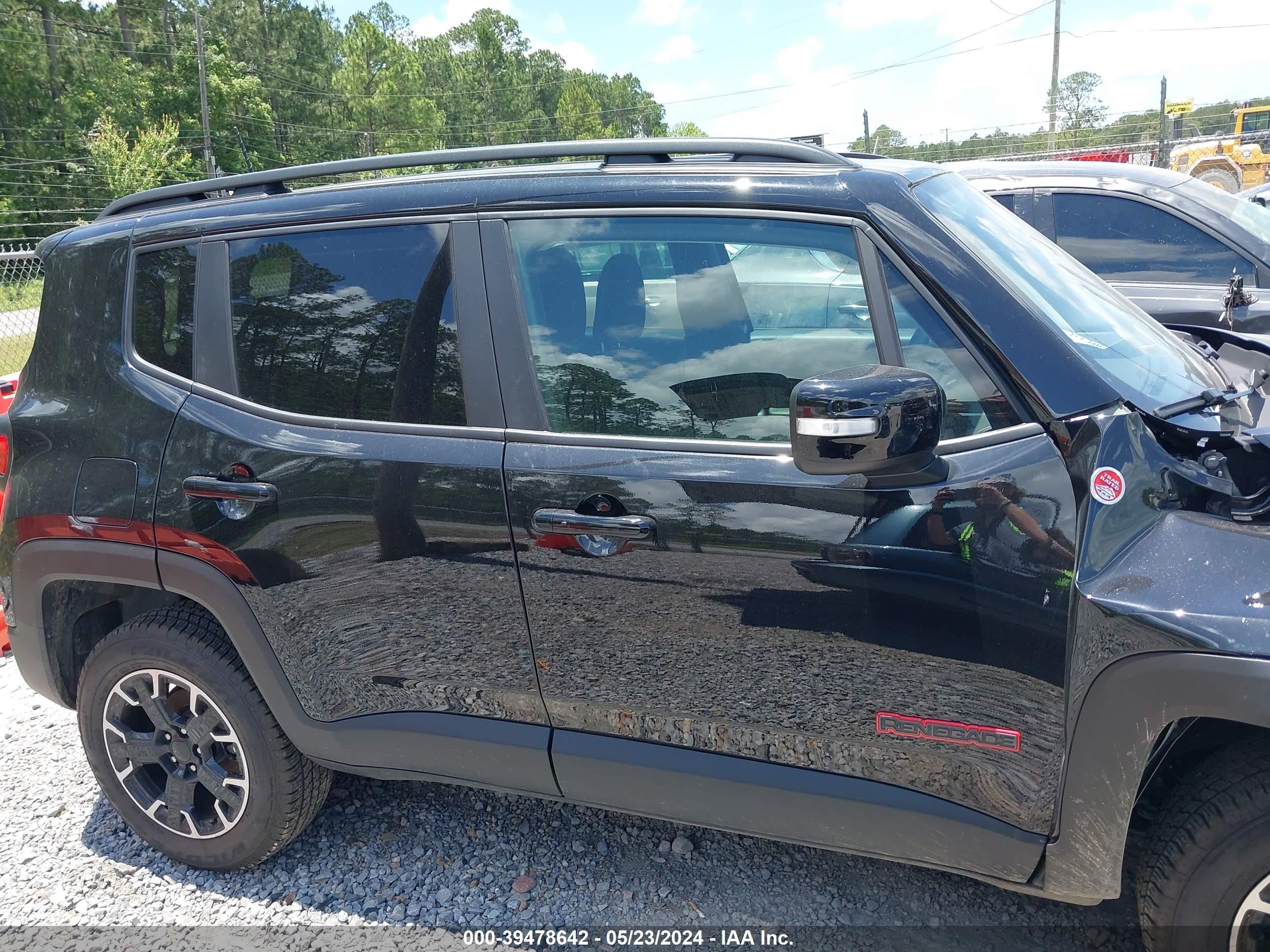 Photo 12 VIN: ZACNJDC14PPP72453 - JEEP RENEGADE 