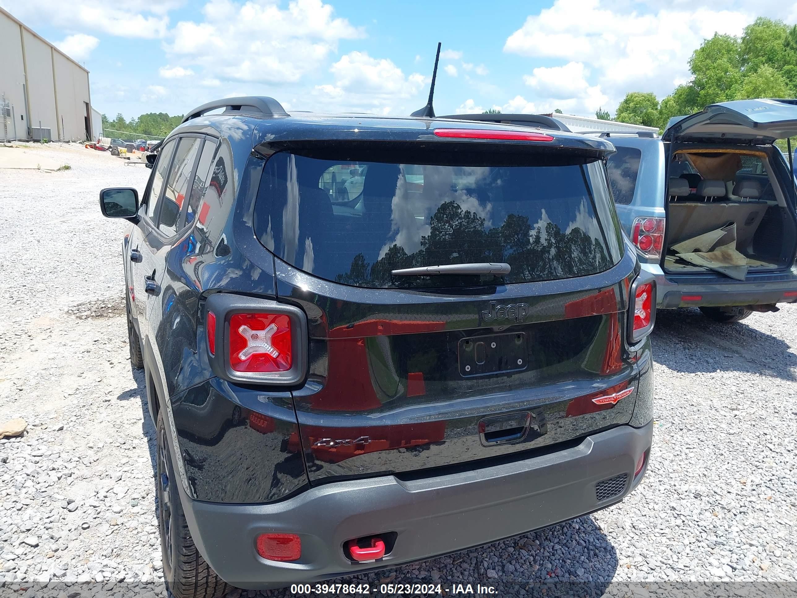 Photo 15 VIN: ZACNJDC14PPP72453 - JEEP RENEGADE 