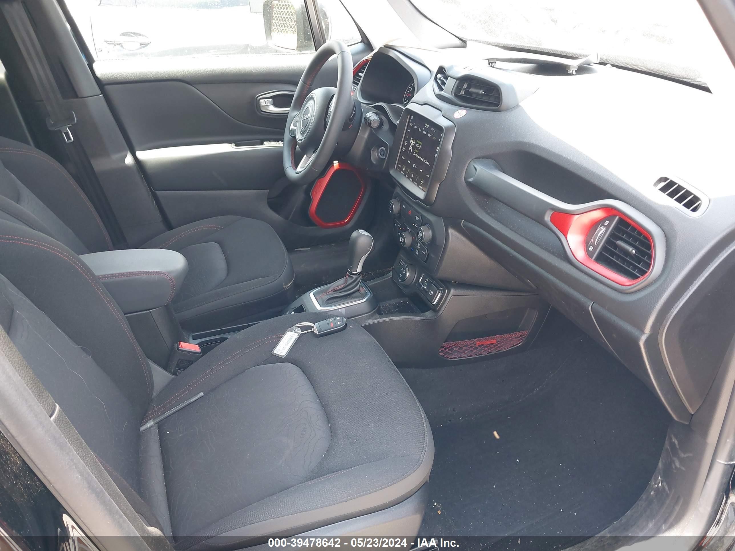 Photo 4 VIN: ZACNJDC14PPP72453 - JEEP RENEGADE 