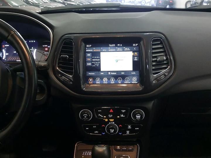 Photo 8 VIN: ZACNJDCW7LPR32587 - 52 JEEP COMPASS 