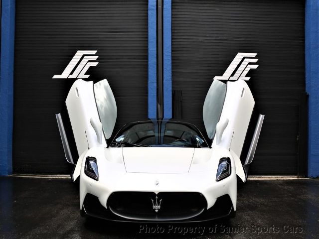 Photo 8 VIN: ZAM24BXA8N0379792 - MASERATI MC20 