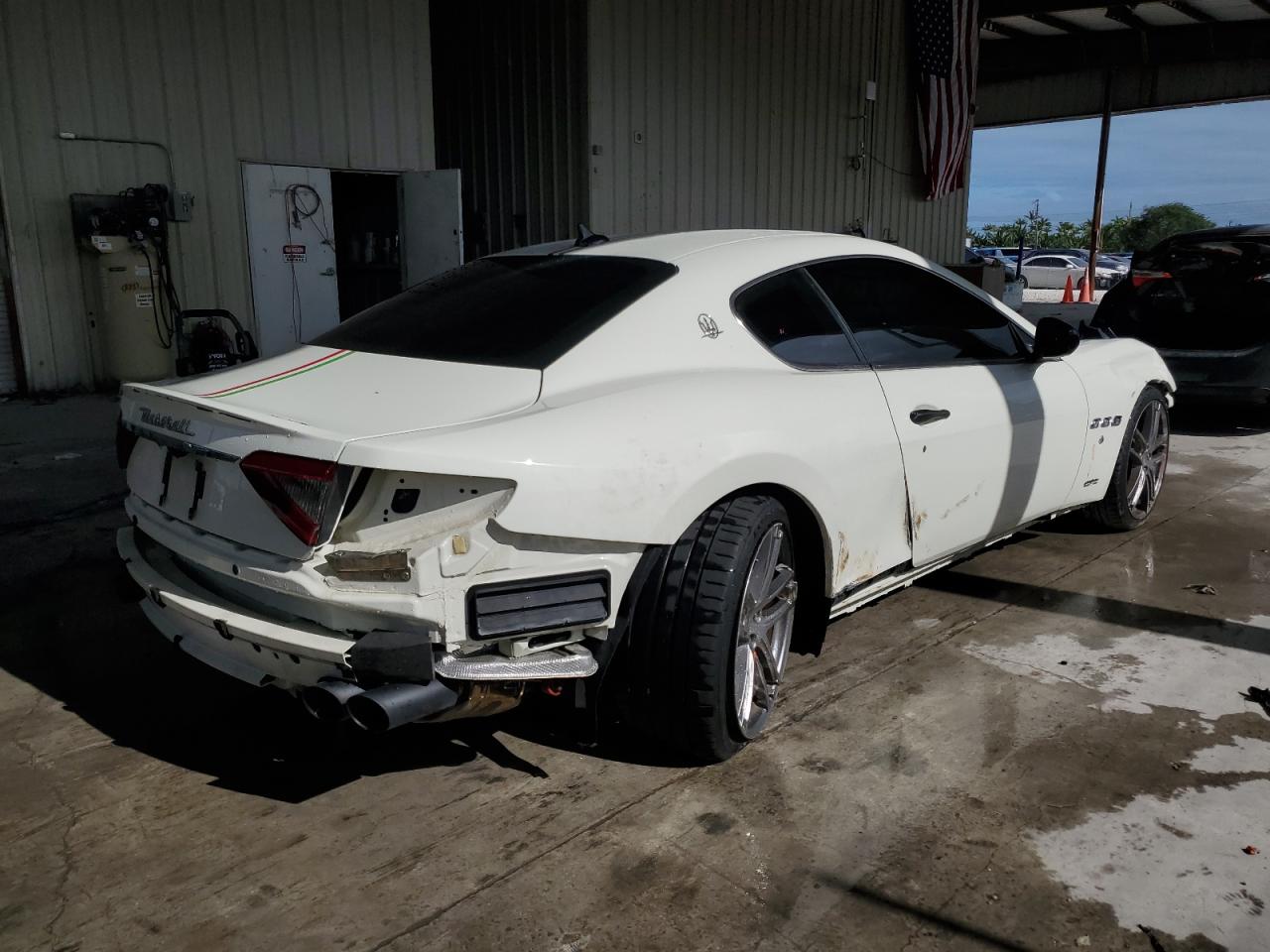 Photo 2 VIN: ZAM45VLA1J0255872 - MASERATI GRANTURISMO 