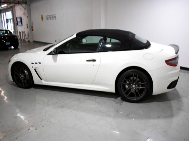 Photo 3 VIN: ZAM45VMA6F0132901 - MASERATI GRANTURISMO CONVERTIBLE 