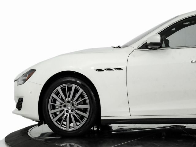 Photo 9 VIN: ZAM57XSA3K1311107 - MASERATI GHIBLI 