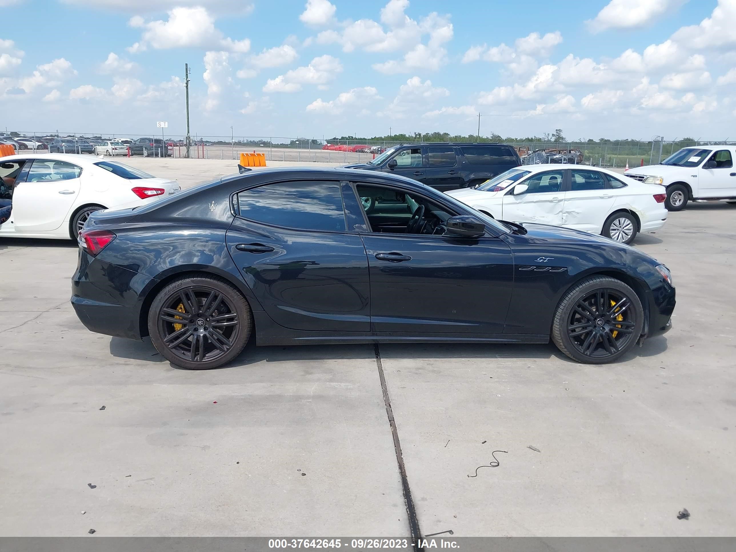 Photo 12 VIN: ZAM57XSA4N1392459 - MASERATI GHIBLI 