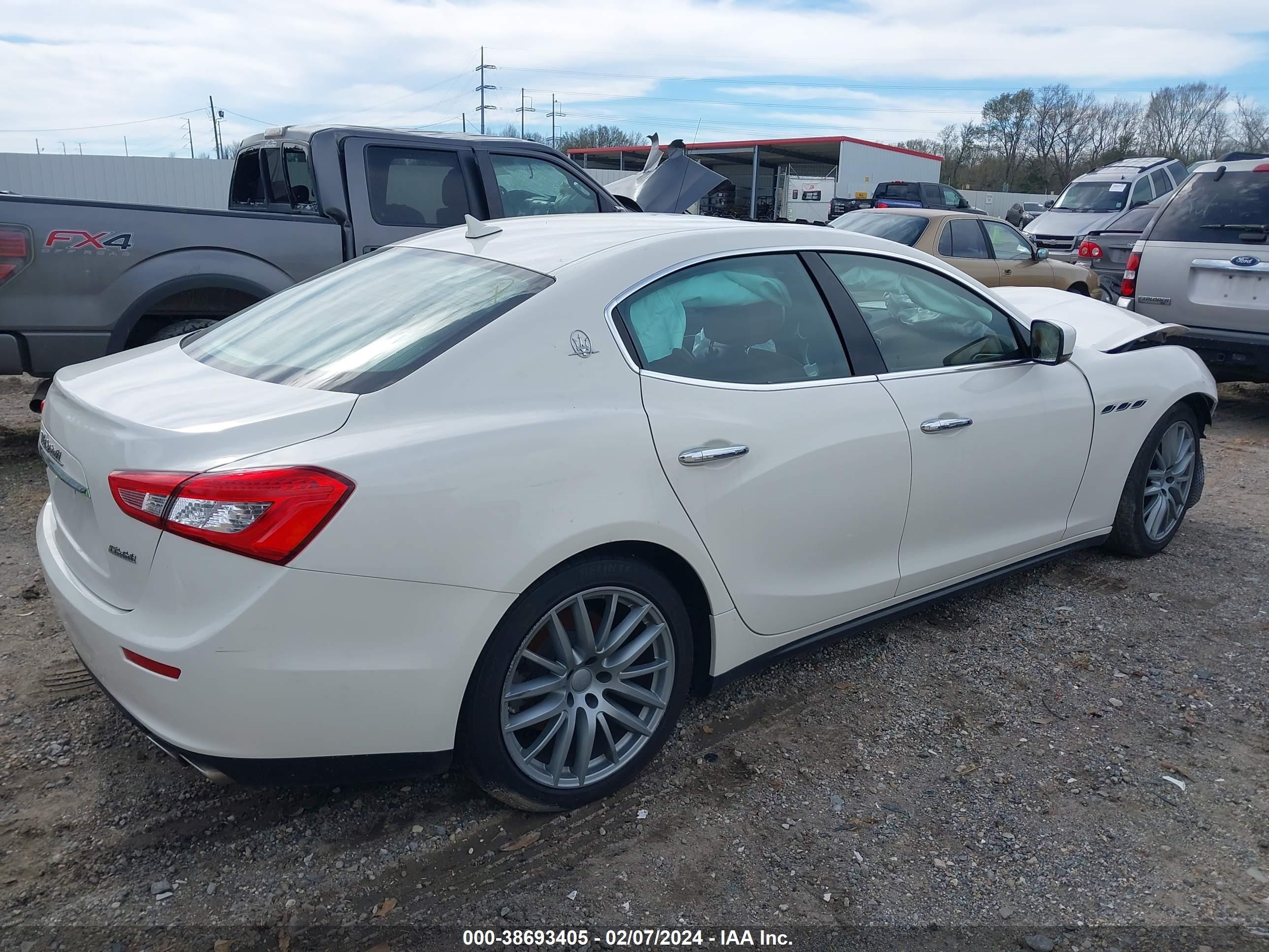 Photo 3 VIN: ZAM57XSA7H1223752 - MASERATI GHIBLI 