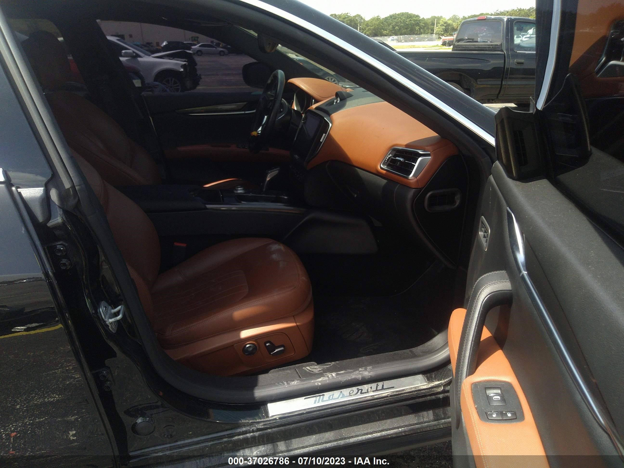 Photo 4 VIN: ZAM57XSAXK1322007 - MASERATI GHIBLI 