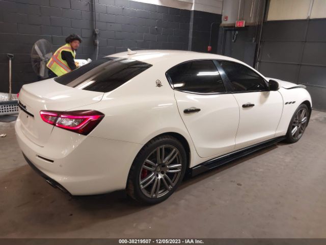 Photo 3 VIN: ZAM57YSA0J1281505 - MASERATI GHIBLI 