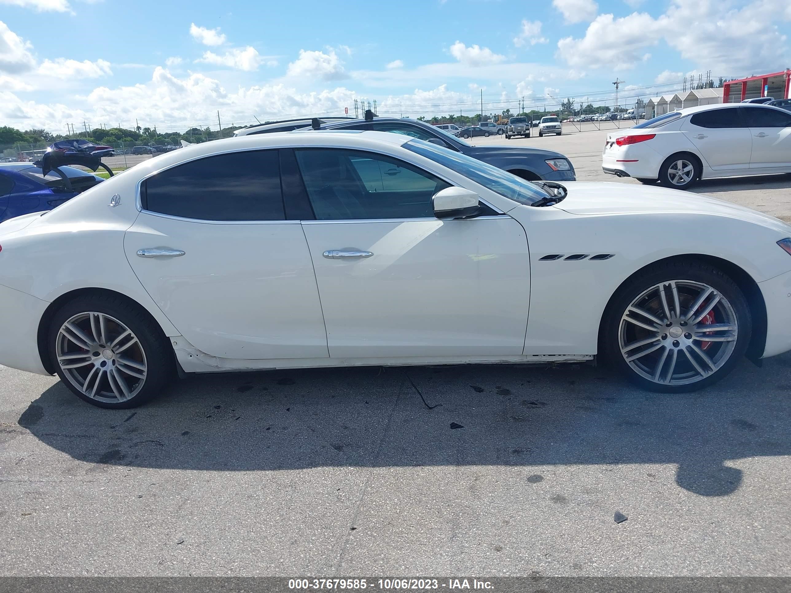 Photo 12 VIN: ZAM57YSA8K1311125 - MASERATI GHIBLI 