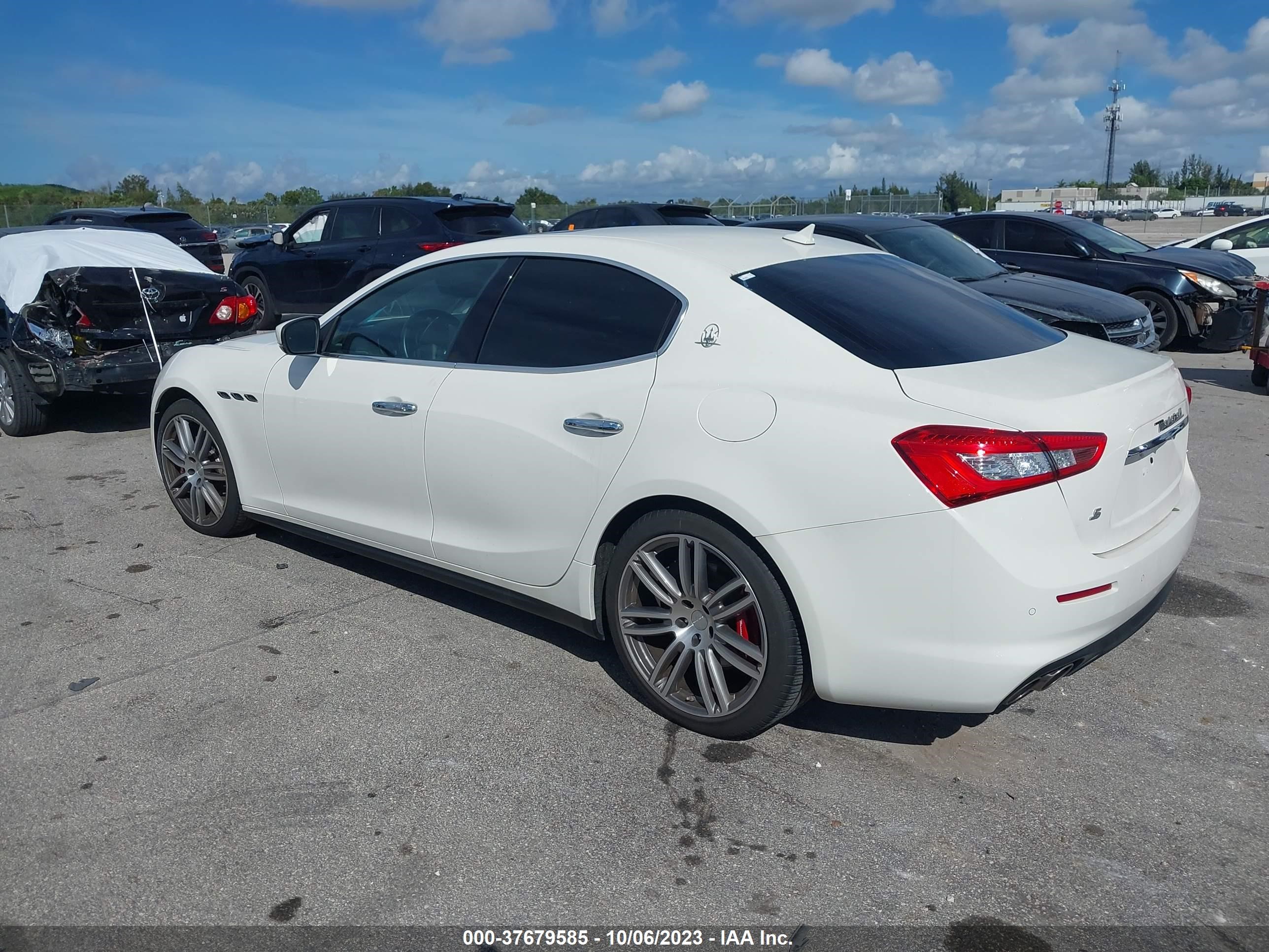 Photo 2 VIN: ZAM57YSA8K1311125 - MASERATI GHIBLI 