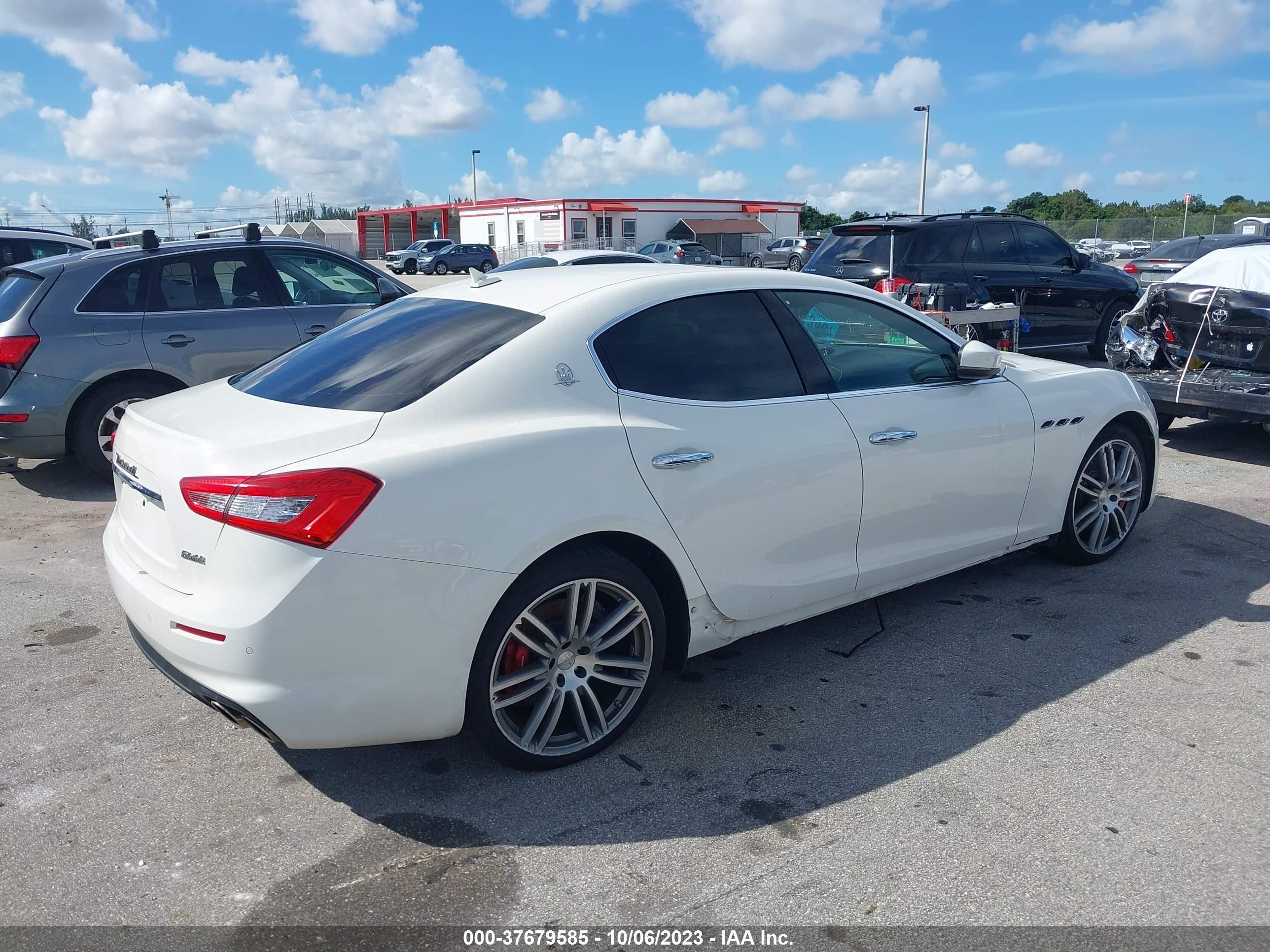 Photo 3 VIN: ZAM57YSA8K1311125 - MASERATI GHIBLI 