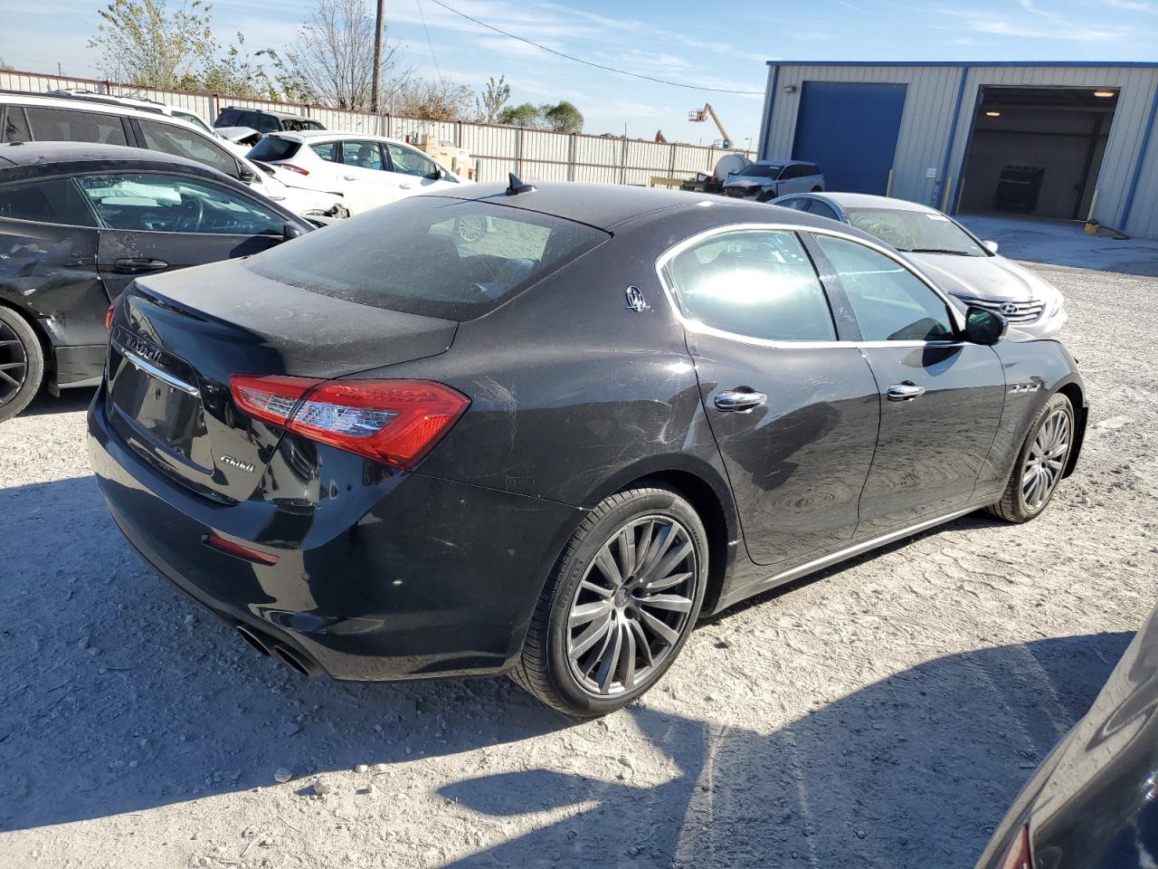 Photo 2 VIN: ZAM57YTA1J1287442 - MASERATI GHIBLI 