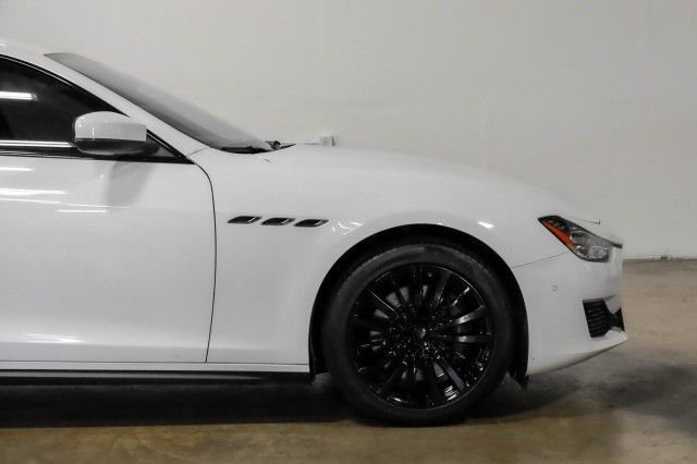 Photo 9 VIN: ZAM57YTA3J1300840 - MASERATI GHIBLI 