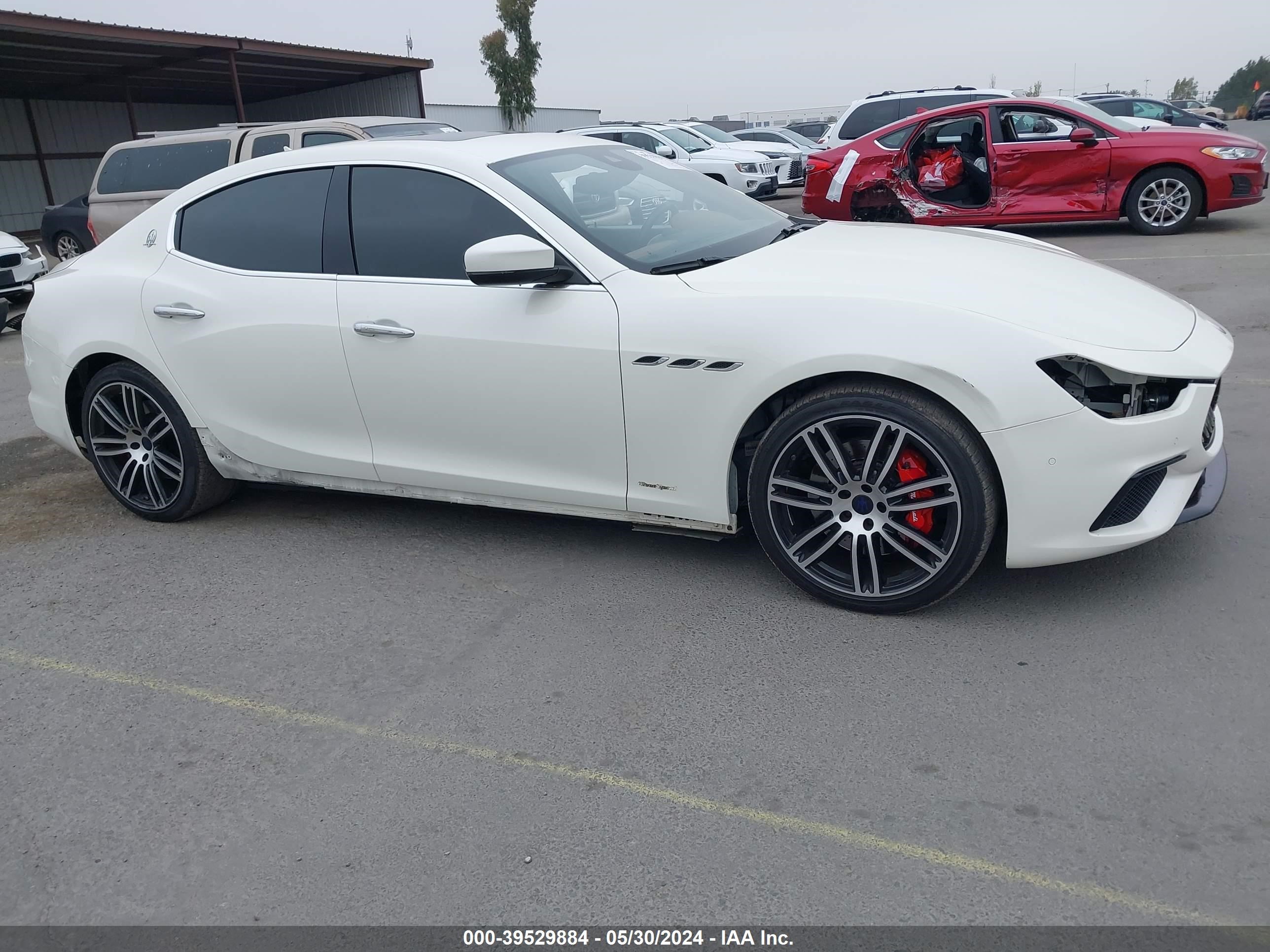 Photo 5 VIN: ZAM57YTSXK1315118 - MASERATI GHIBLI 