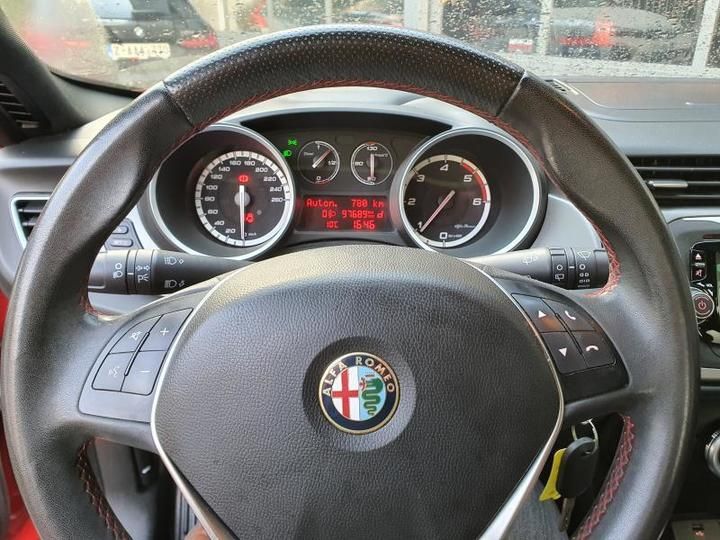 Photo 14 VIN: ZAR94000007301535 - ALFA-ROMEO GIULIETTA HATCHBACK 