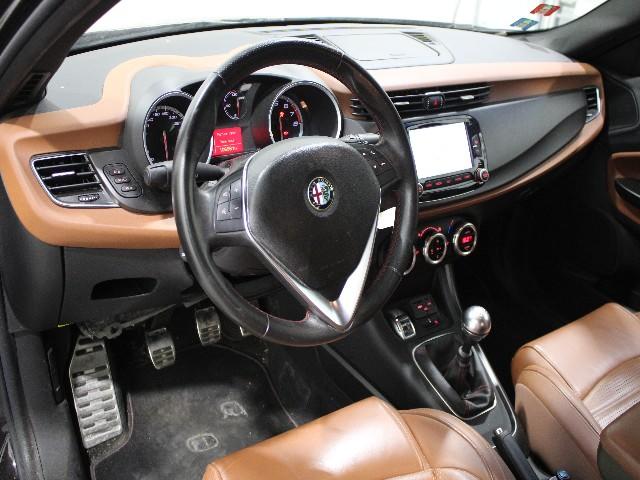 Photo 10 VIN: ZAR94000007310747 - ALFA-ROMEO GIULIETTA HATCHBACK 