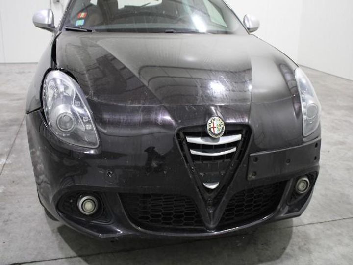 Photo 8 VIN: ZAR94000007310747 - ALFA ROMEO GIULIETTA HATCHBACK 