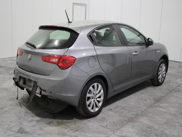 Photo 3 VIN: ZAR94000007373621 - ALFA ROMEO GIULIETTA HATCHBACK 