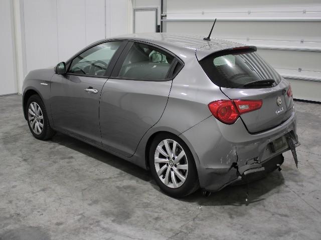 Photo 4 VIN: ZAR94000007373621 - ALFA ROMEO GIULIETTA HATCHBACK 